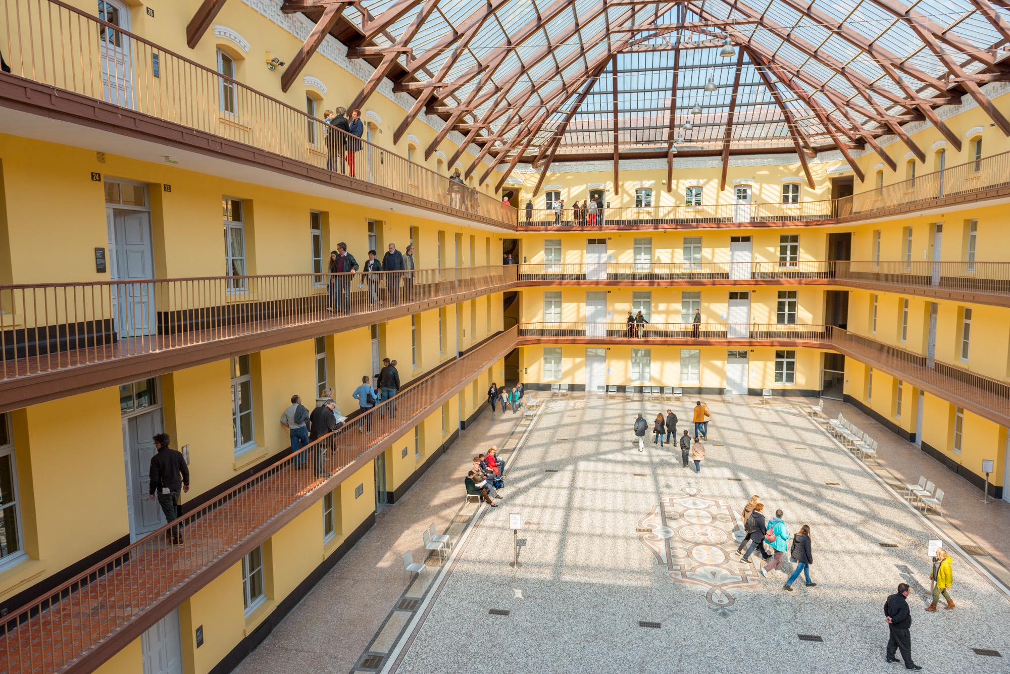 La cour du pavillon central du Palais social  Phot. Xavier Renoux, 2016 © Familistère de Guise