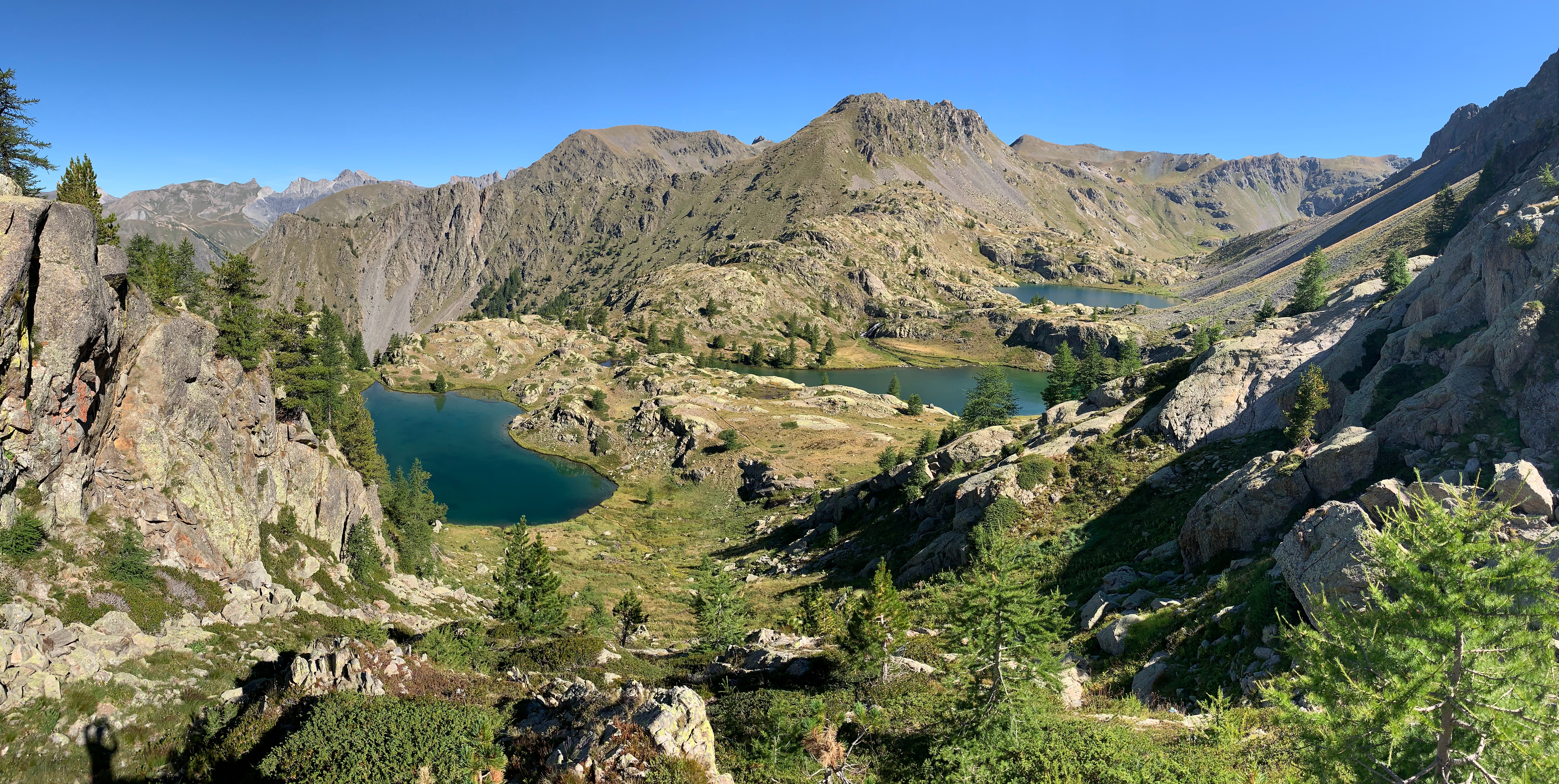 Photo - Hugo Vidal - Unsplash - Roure dans les Alpes-Maritimes, au cœur du parc national du Mercantour.