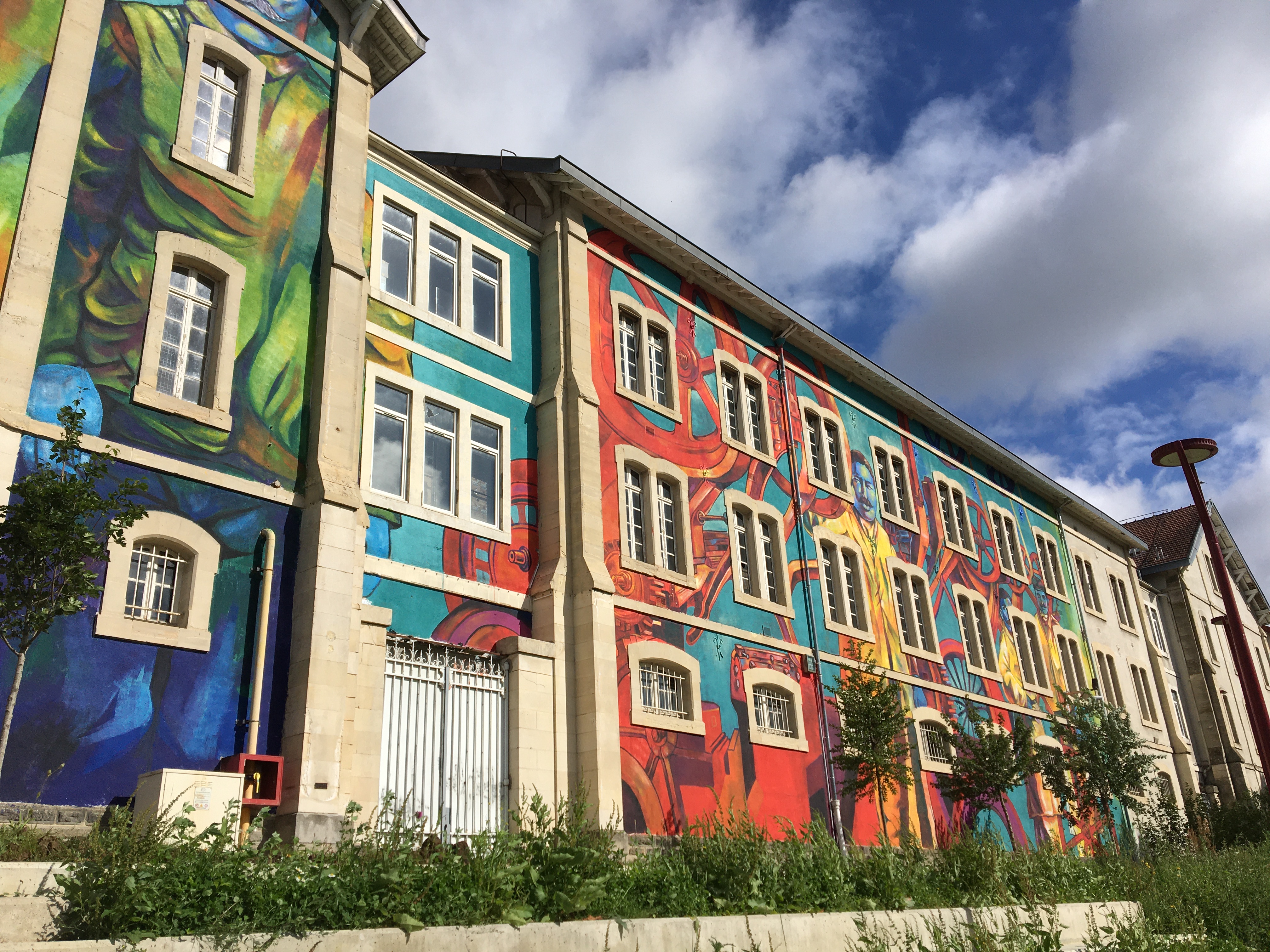 Usine des Tabacs du Mans décorée par le street-artiste Héol © RCF Sarthe (Maximilien Cadiou)