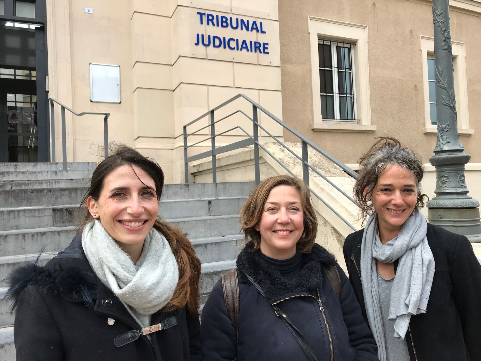 2021 RCF - Maître Muriel Ruef, entourée de Marie Frachisse et Laure Barthélémy du réseau "Sortir du nucléaire"