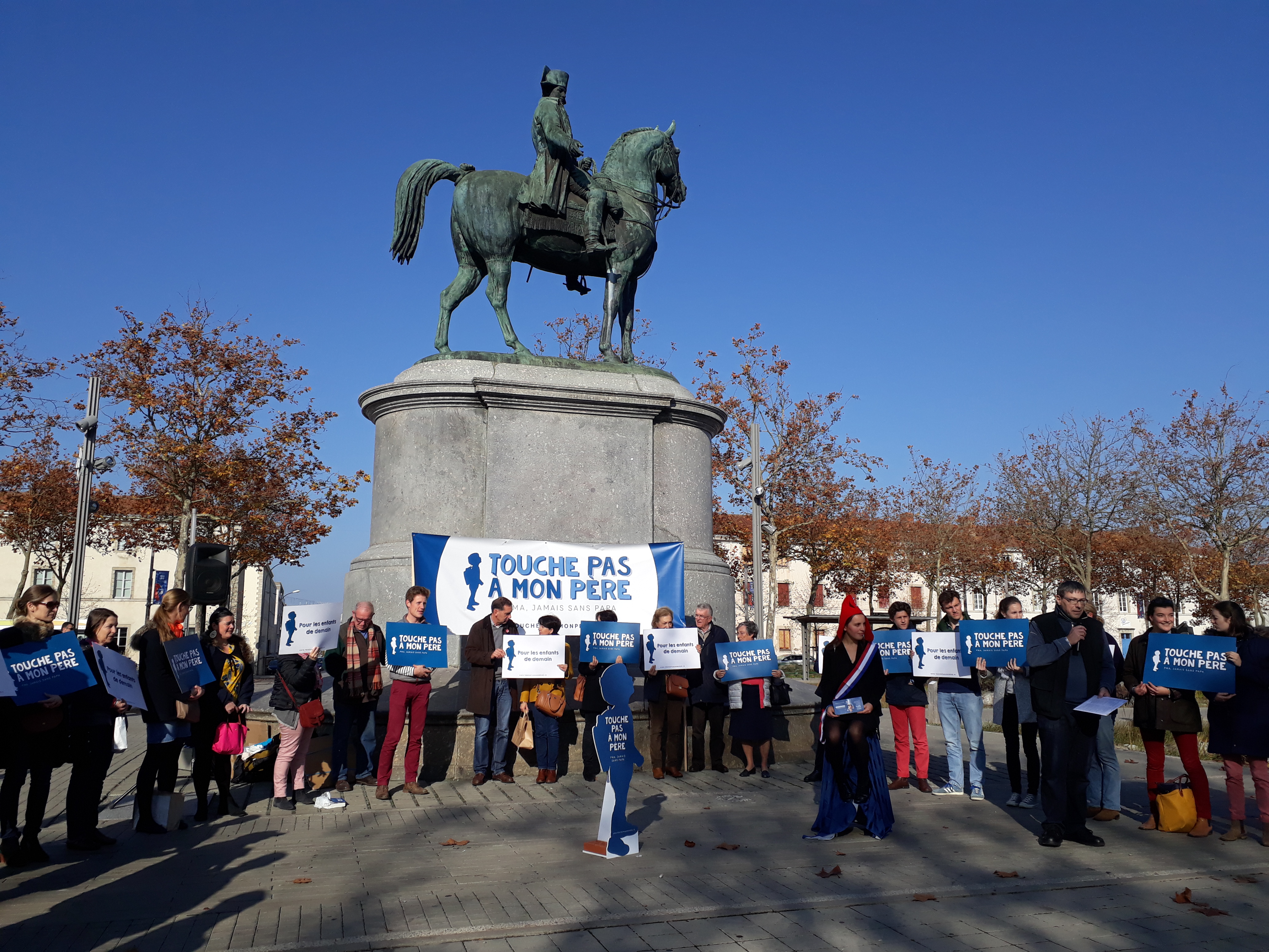 Mobilisation contre la PMA sans père
