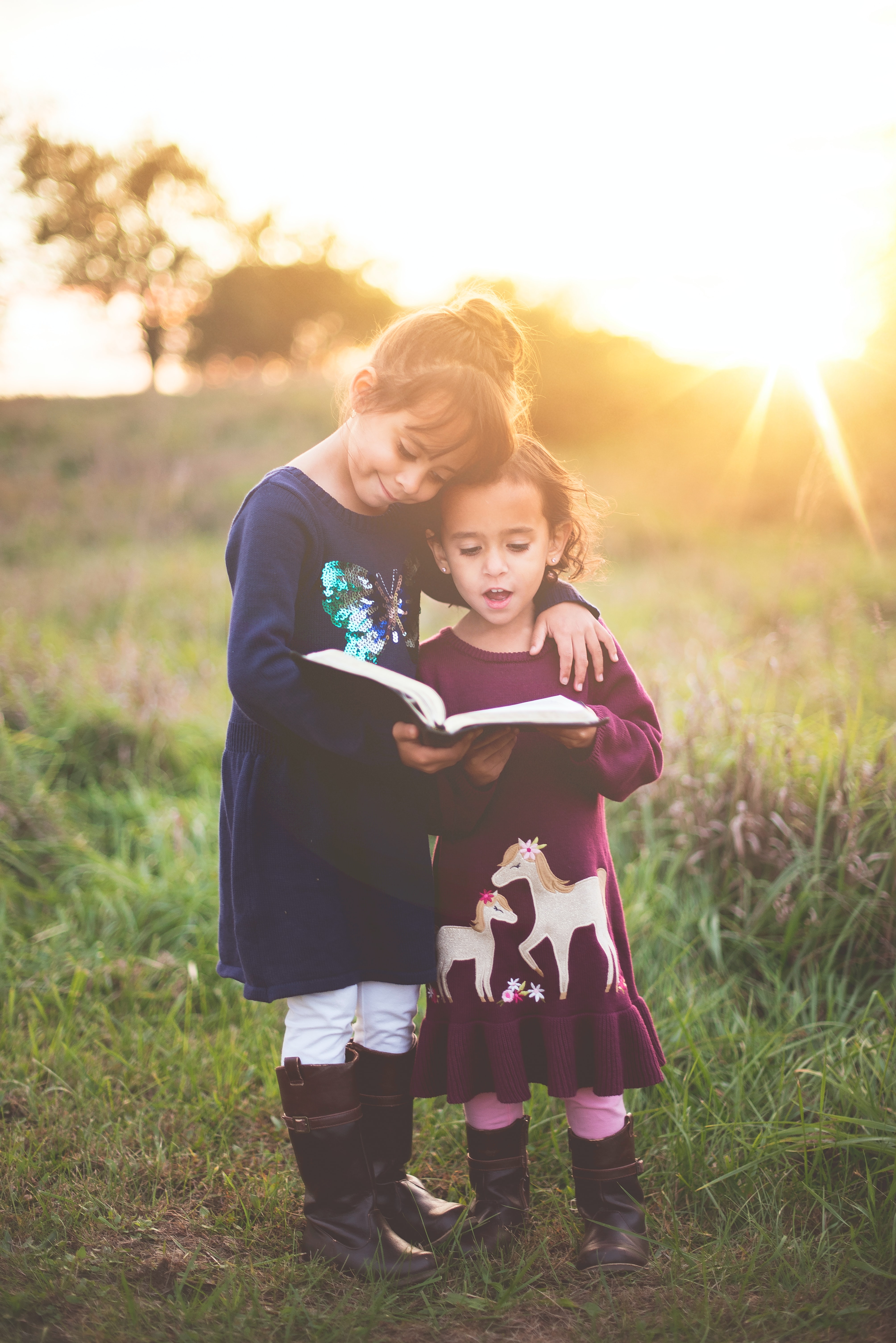 Photo by <a href="https://unsplash.com/@benwhitephotography?utm_source=unsplash&utm_medium=referral&utm_content=creditCopyText">Ben White</a> on <a href="https://unsplash.com/s/photos/kids-speaking?utm_source=unsplash&utm_medium=referral&utm_content=creditCopyText">Unsplash</a>