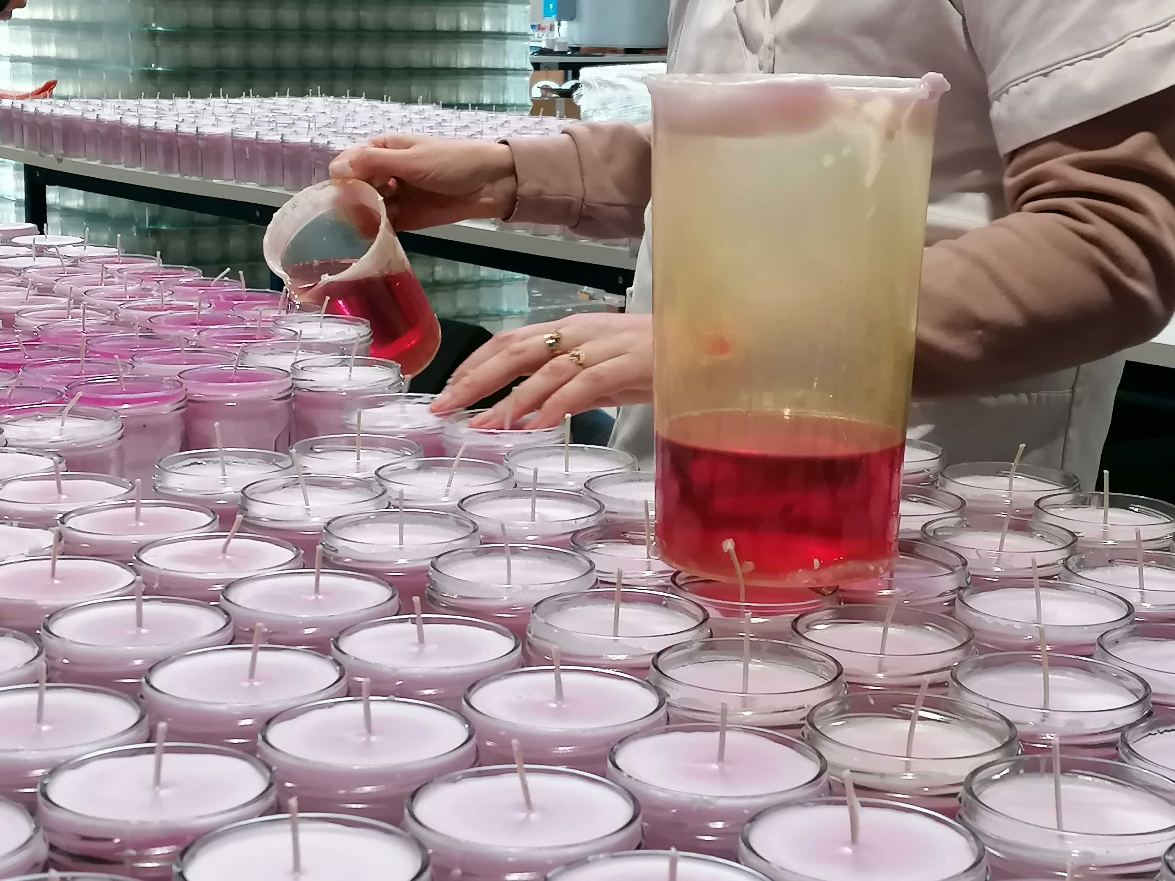 Les bougies de Charroux sur leur nouveau site de production