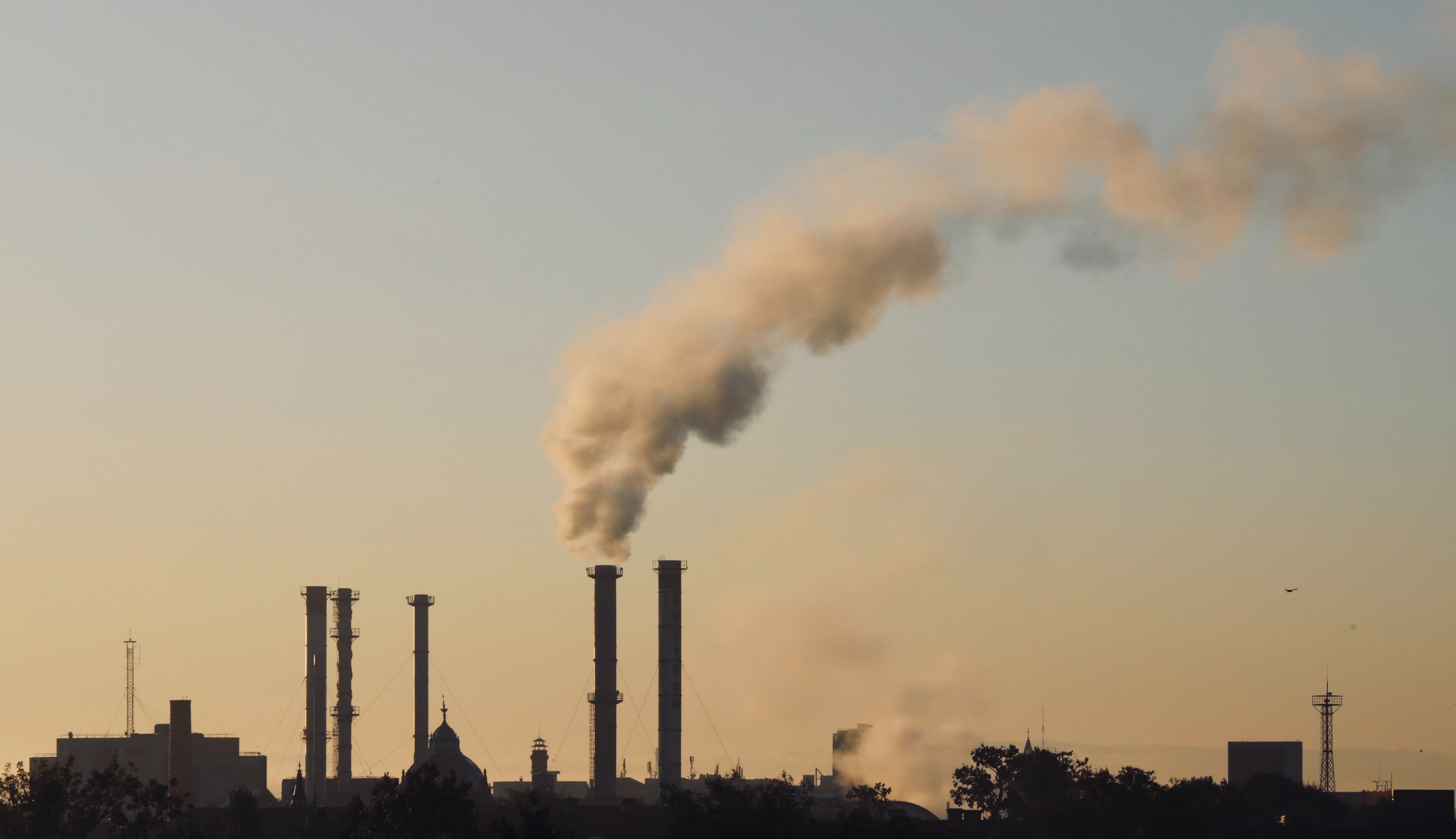 Photo by <a href="https://unsplash.com/@cg?utm_source=unsplash&utm_medium=referral&utm_content=creditCopyText">Cristi Goia</a> on <a href="https://unsplash.com/s/photos/air-pollution?utm_source=unsplash&utm_medium=referral&utm_content=creditCopyText">Unsplash</a>