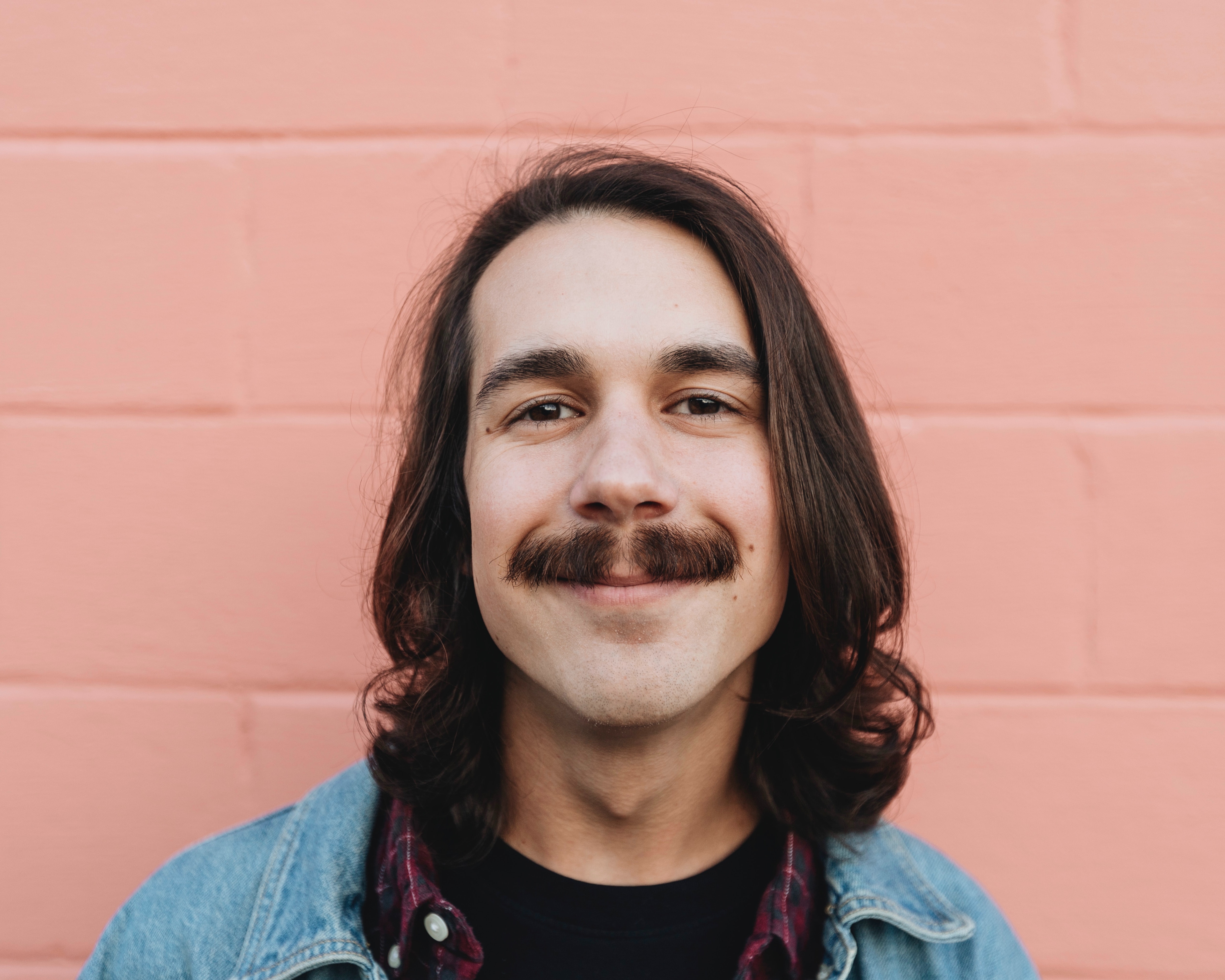 Photo d'illustration. Photo by <a href="https://unsplash.com/@lackingnothing?utm_source=unsplash&utm_medium=referral&utm_content=creditCopyText">Parker Coffman</a> on <a href="https://unsplash.com/s/photos/mustache?utm_source=unsplash&utm_medium=referral&utm_content=creditCopyText">Unsplash</a>   