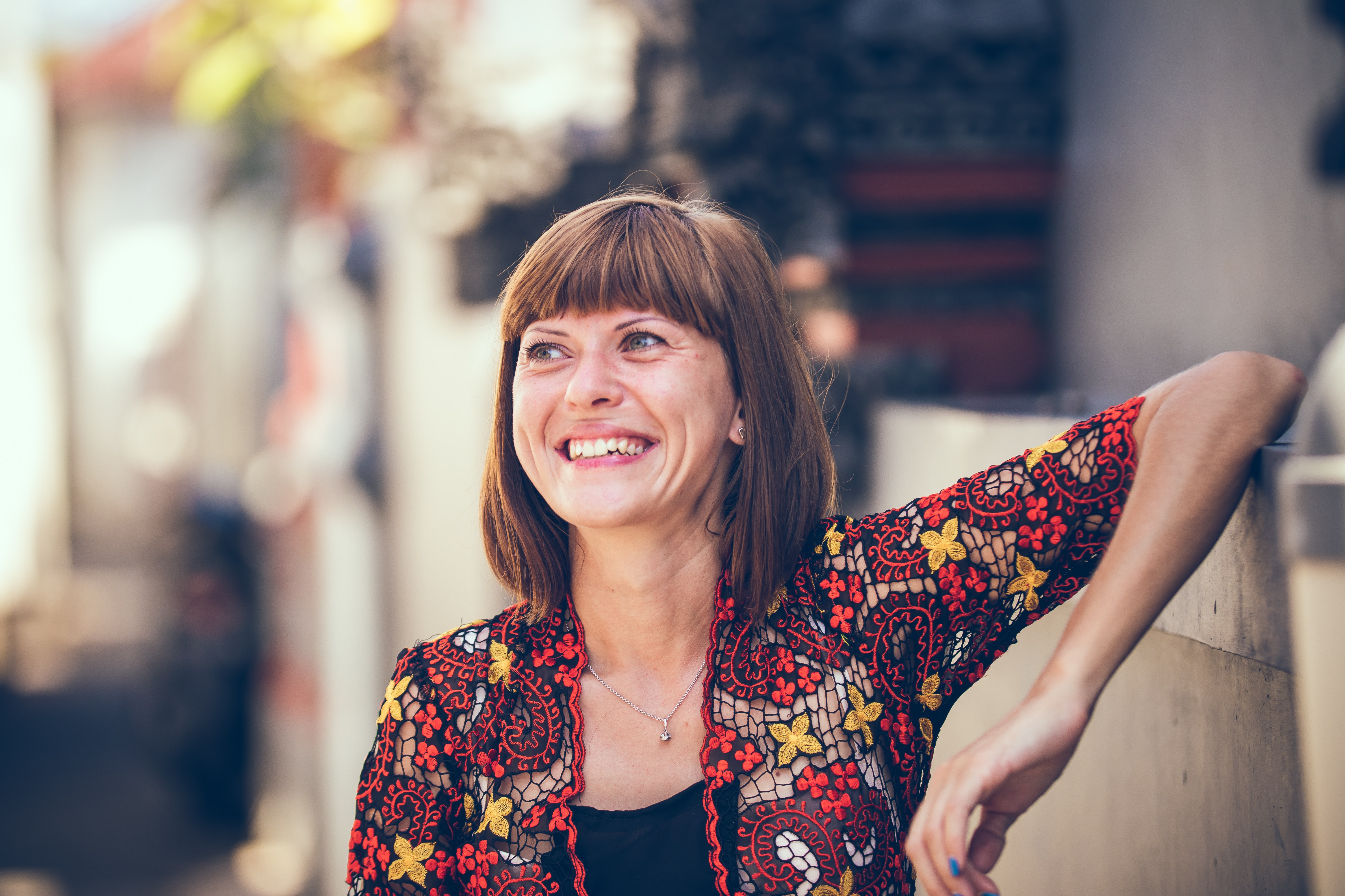 Relire sa vie, mettre de l'ordre dans ses émotions, comprendre les choix que l'on a posés... Entre 45 et 60 ans, on est souvent en quête de repères. ©Unsplash