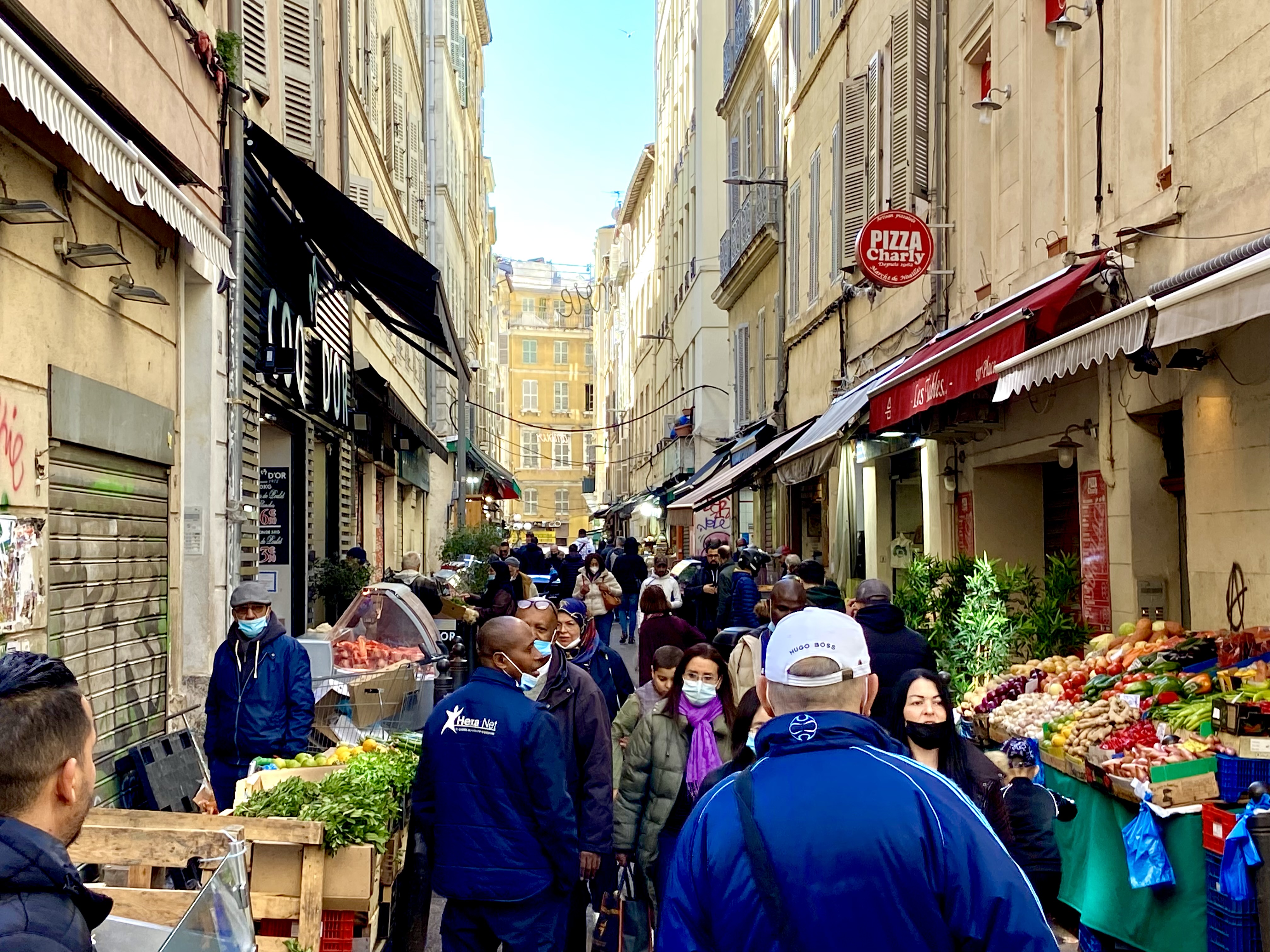 Sur le marché de Noailles, à Marseille.