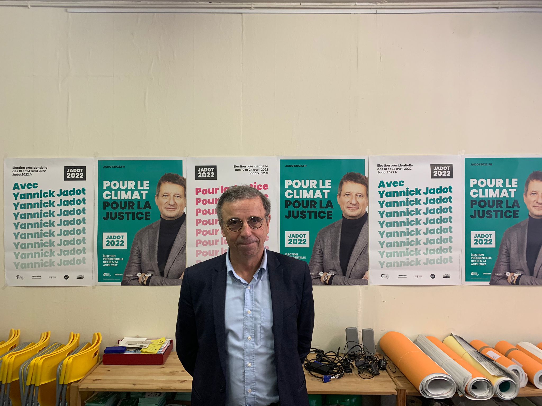 Pierre Hurmic, le maire de Bordeaux, à la permanence d'EELV Gironde ©Louis Andurand-cavasse