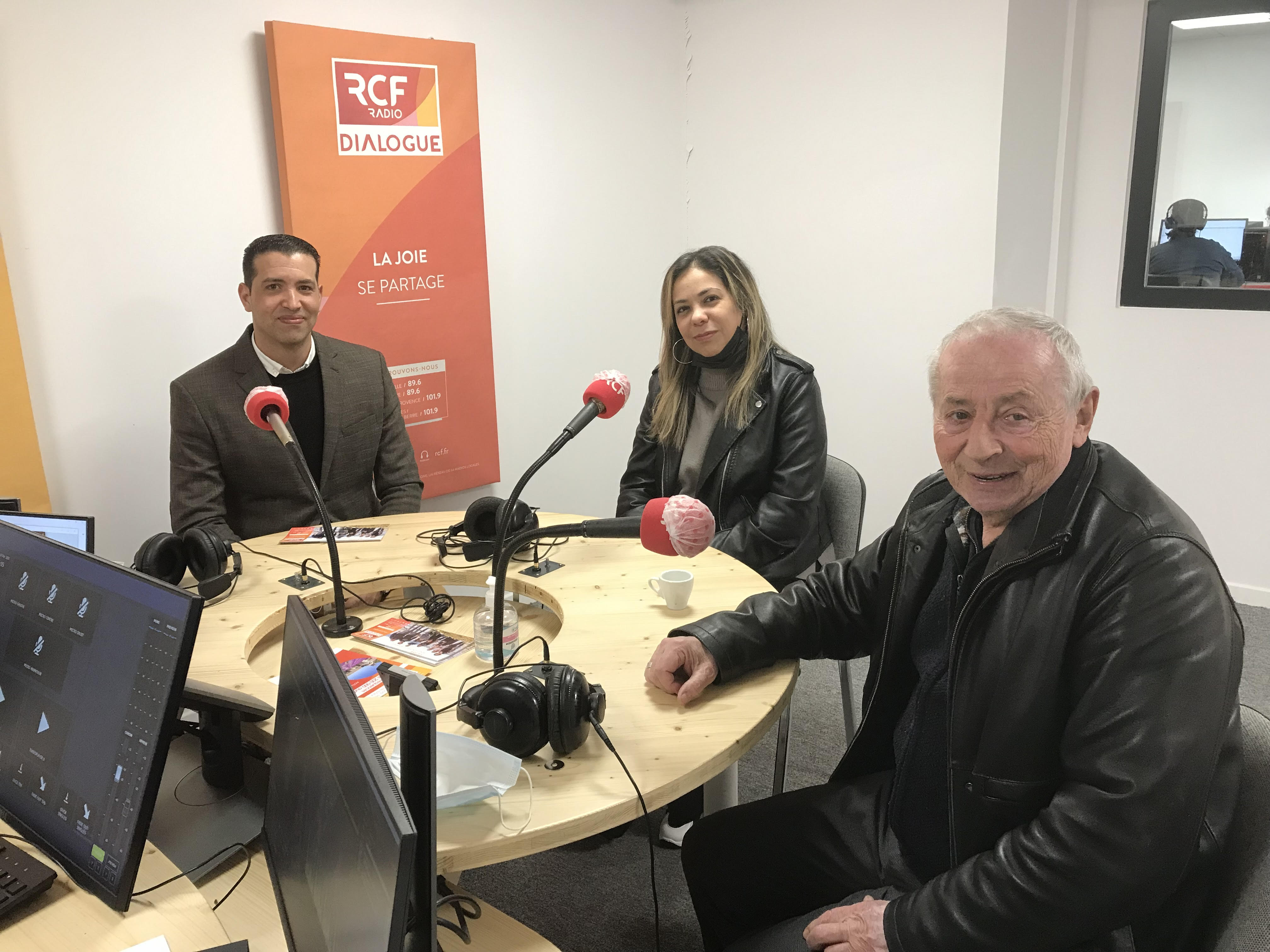 Gérard Gros, président de la Banque Alimentaire des Bouches-du-Rhône, Habiba Otmani, salariée en insertion, Fourat Troudi, directeur d'exploitation de l'atelier Fruits & Légumes Solidarité 