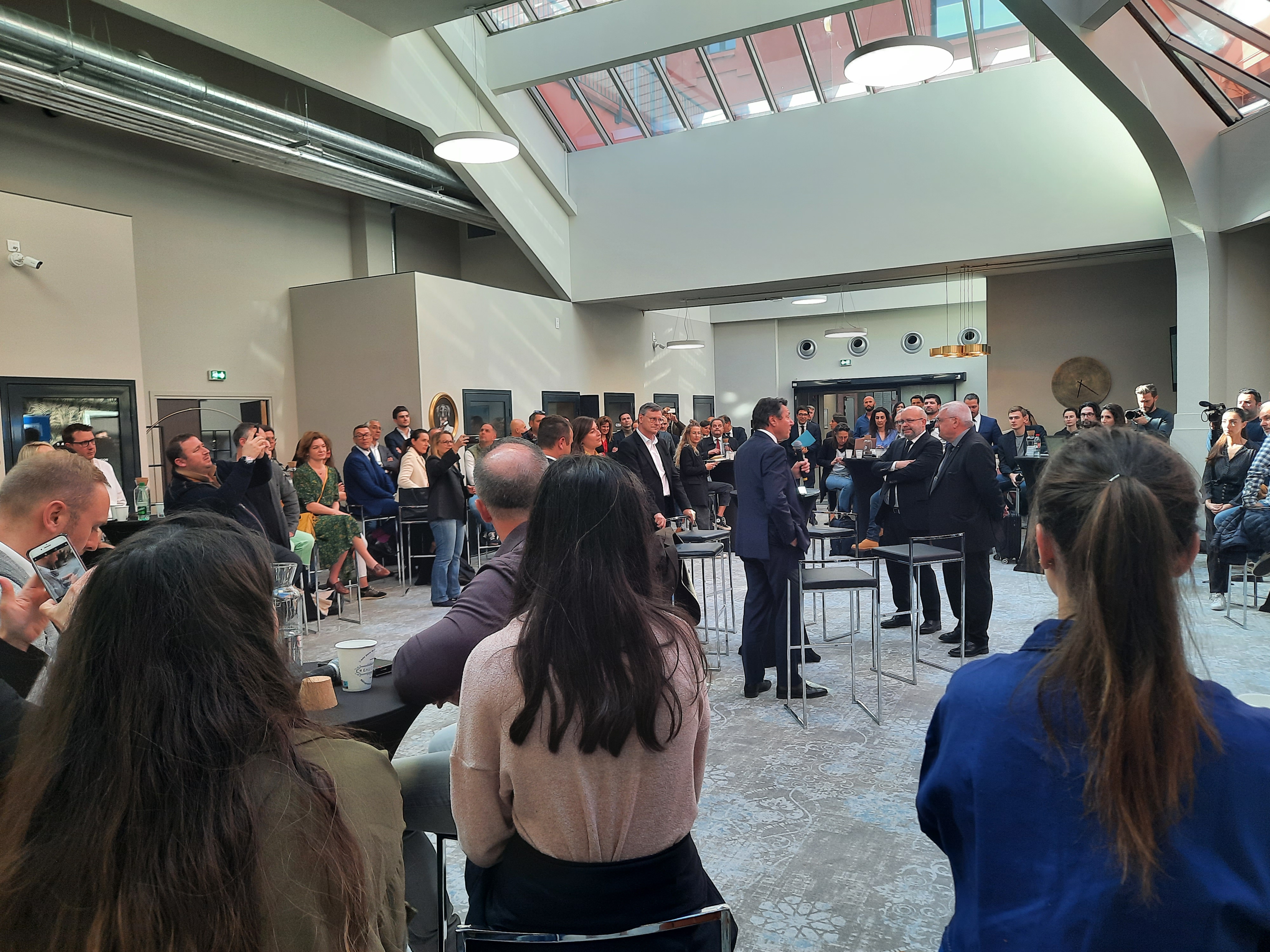 Table ronde sur les perspectives économiques du territoire à Nice - RCF