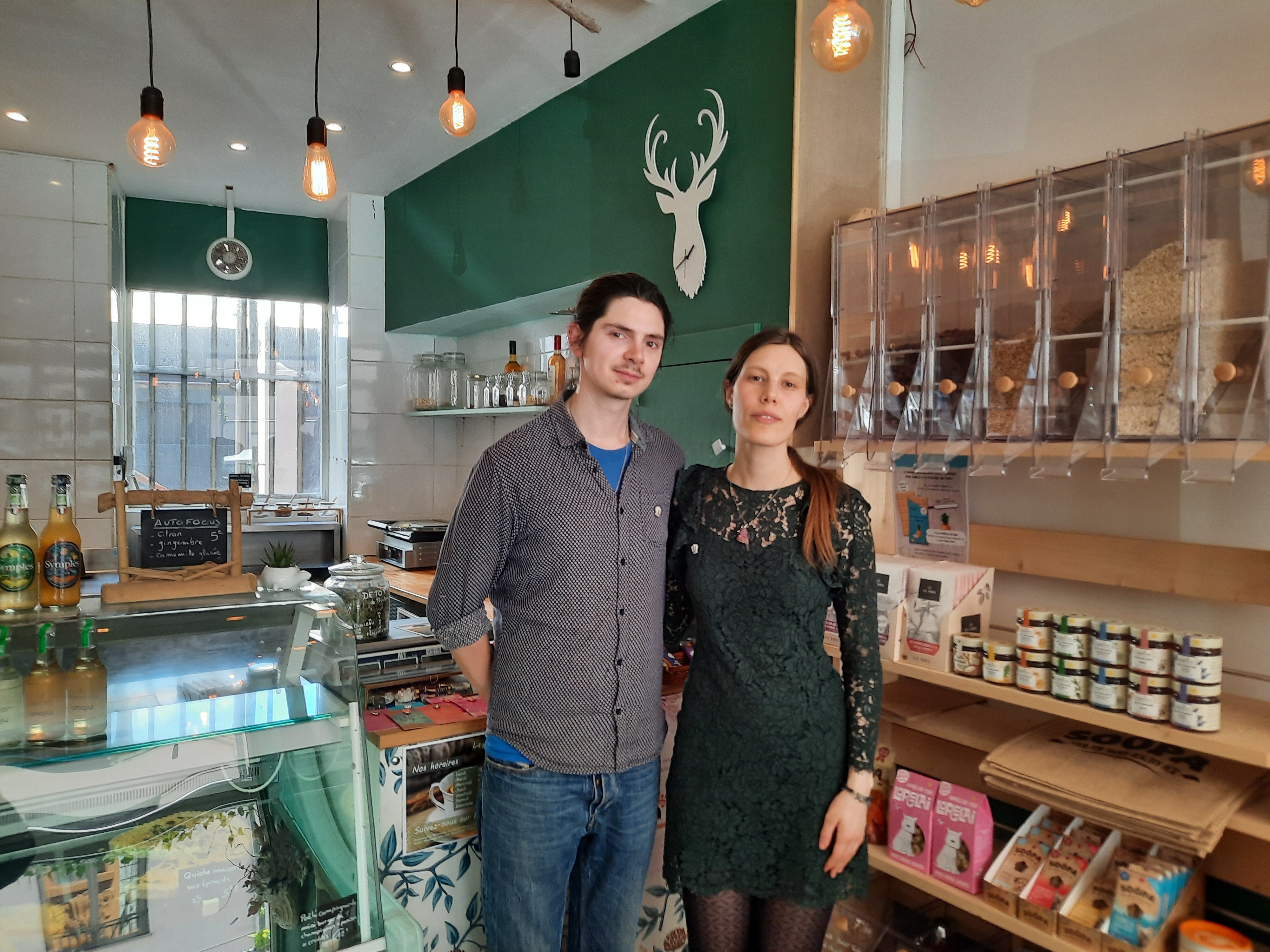Steve et Morgane tiennent le salon de thé La Dame au Cerf à Nice - RCF