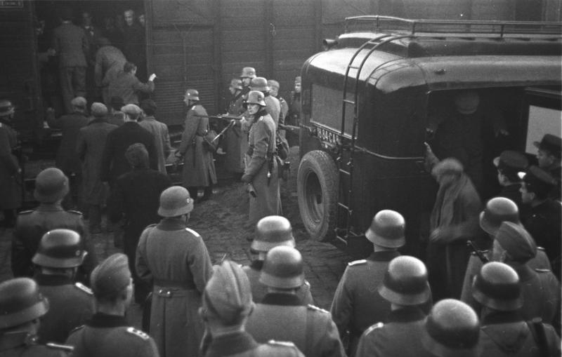 Déportation de Juifs, gare d'Arenc, Marseille, 24 janvier 1943
