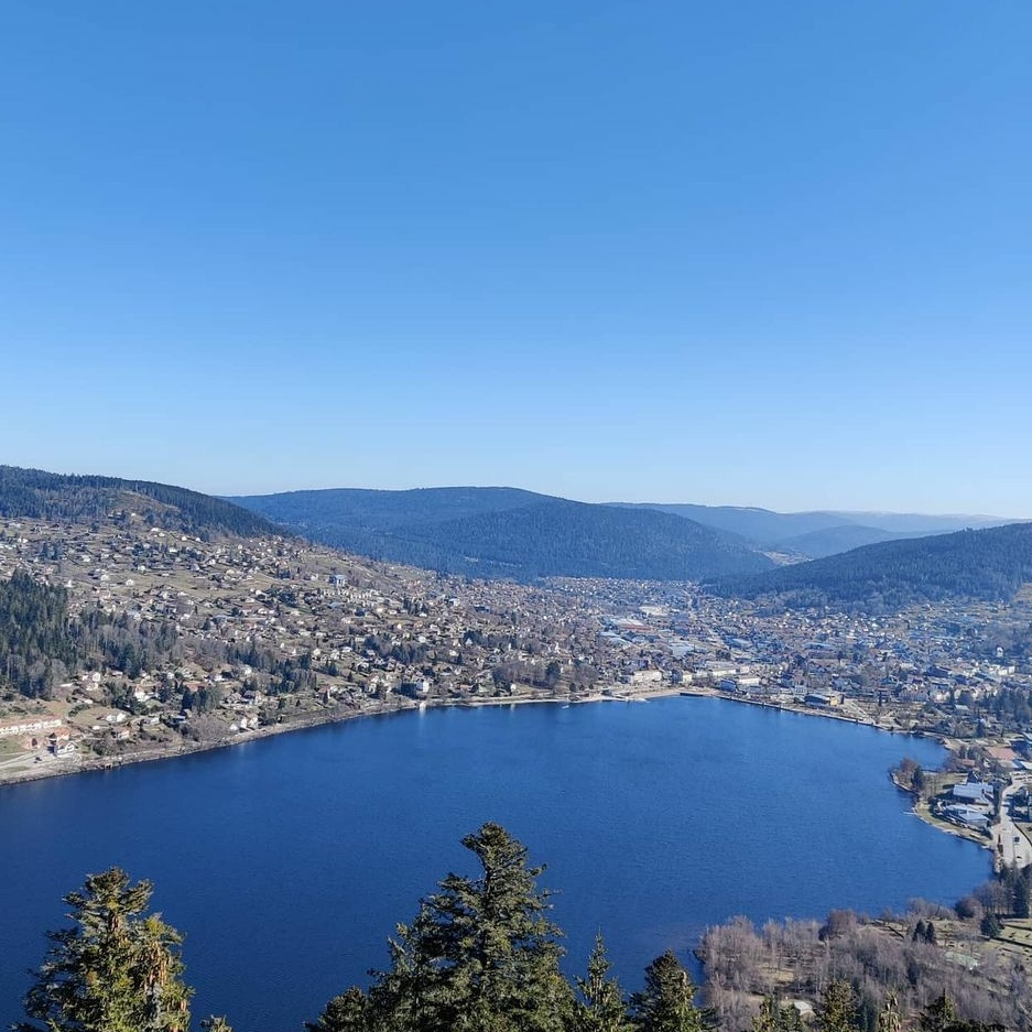 Gérardmer est surtout connue pour son lac. ©Pauline HARRE / RCF Lorraine Nancy.