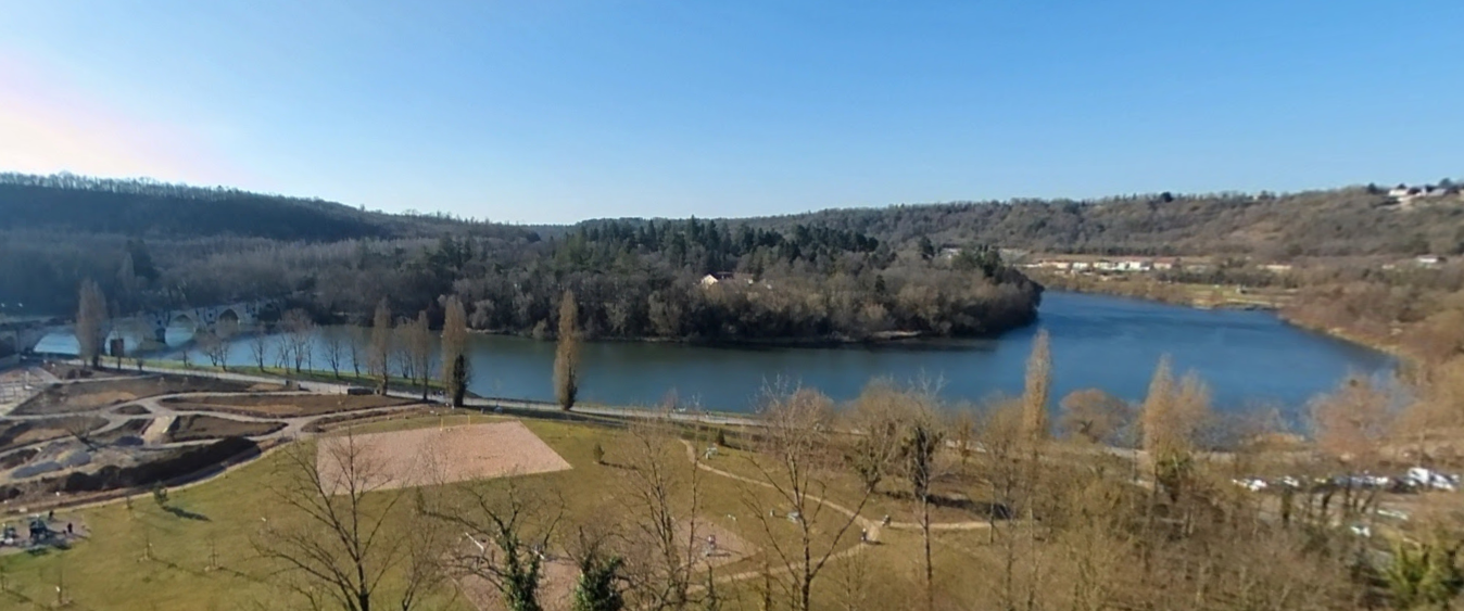 Le château Corbin offre une vue sur la Moselle.
