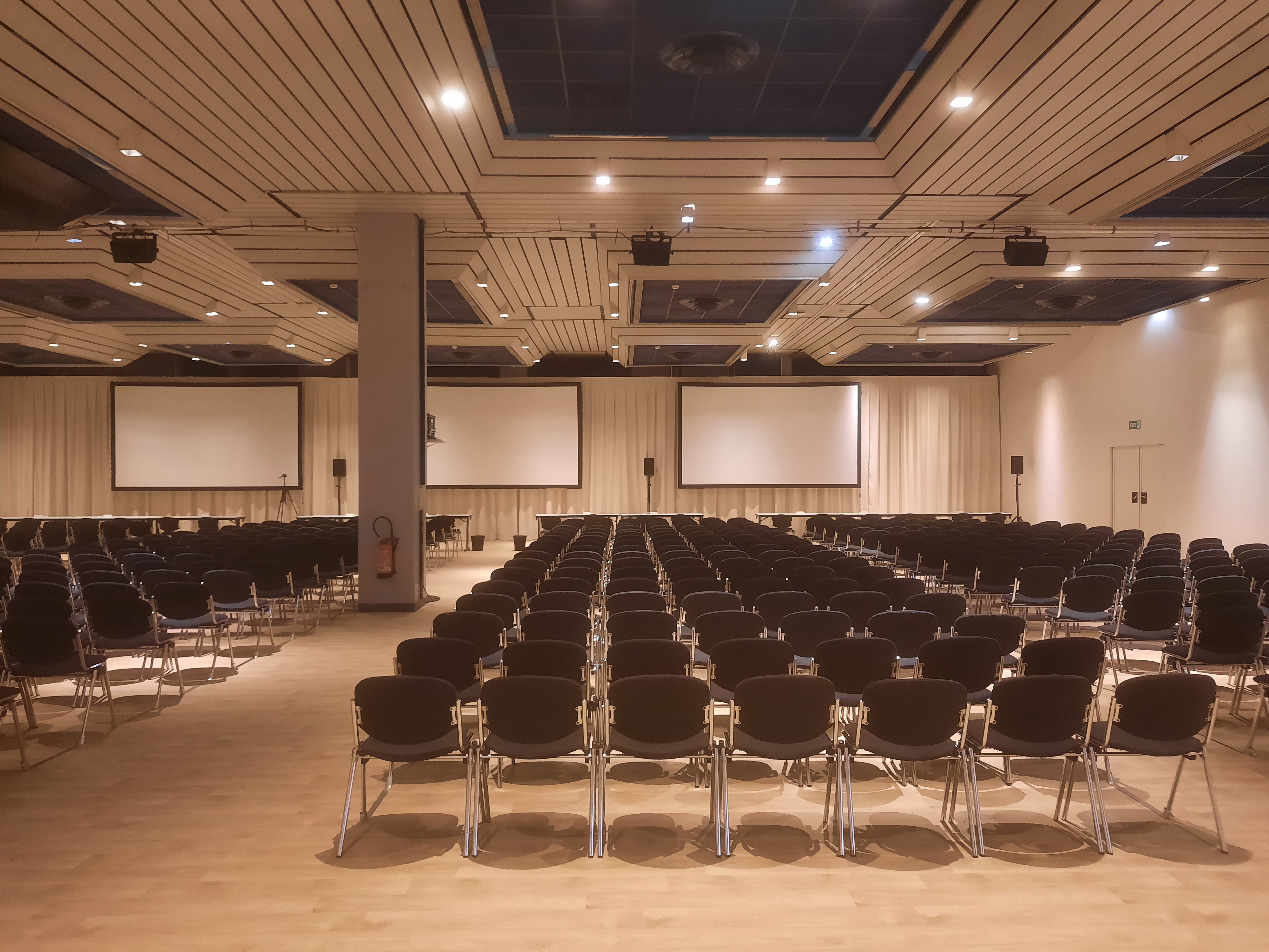 La salle de retransmission pour les parties civiles et les avocats d'une capacité de 500 places - Photo RCF 