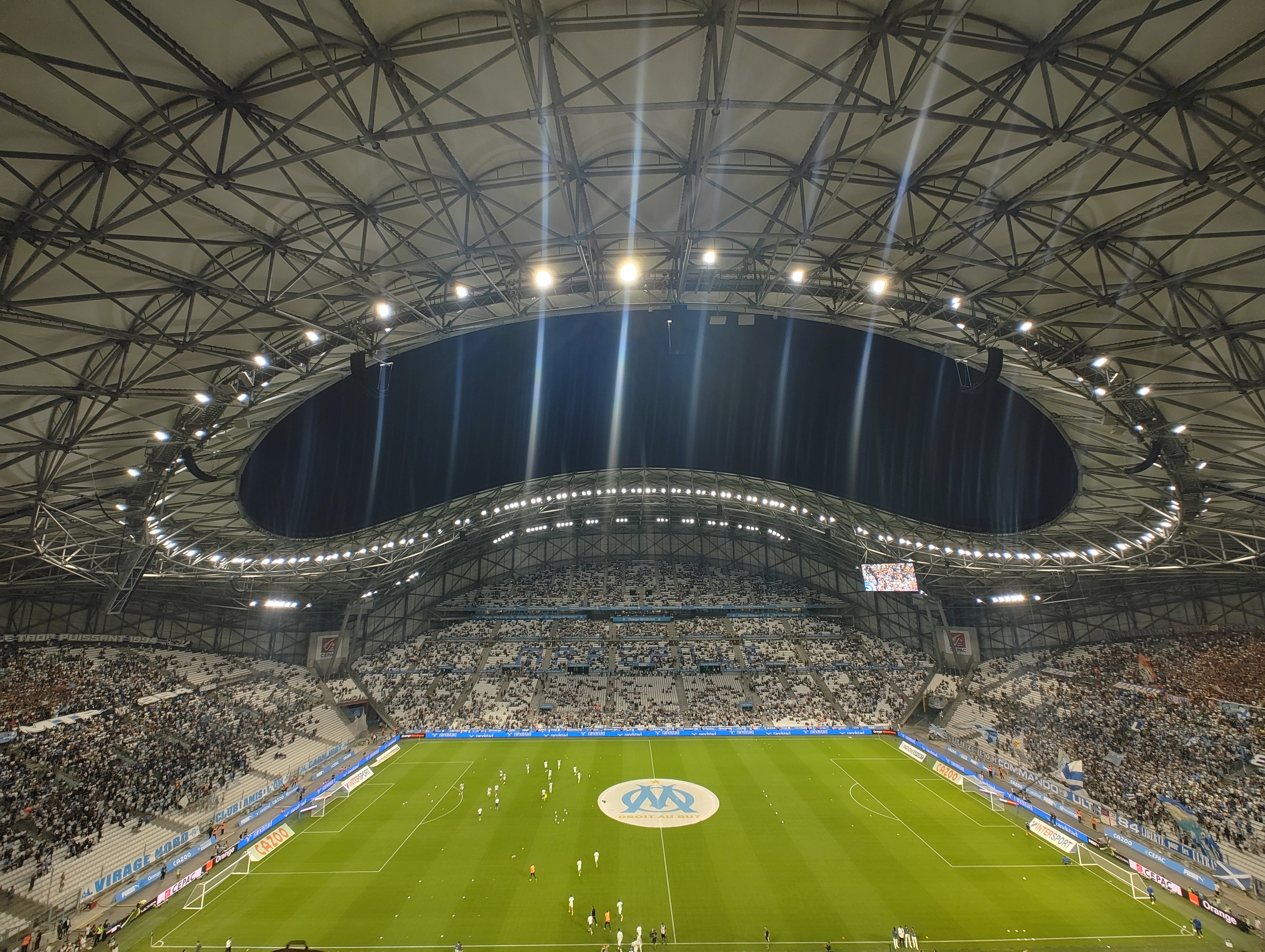 Les supporters allemands attendus à Marseille dès aujourd'hui seront directement escortés au stade pour le match de Ligue des Champions mardi soir. Nina Pavan