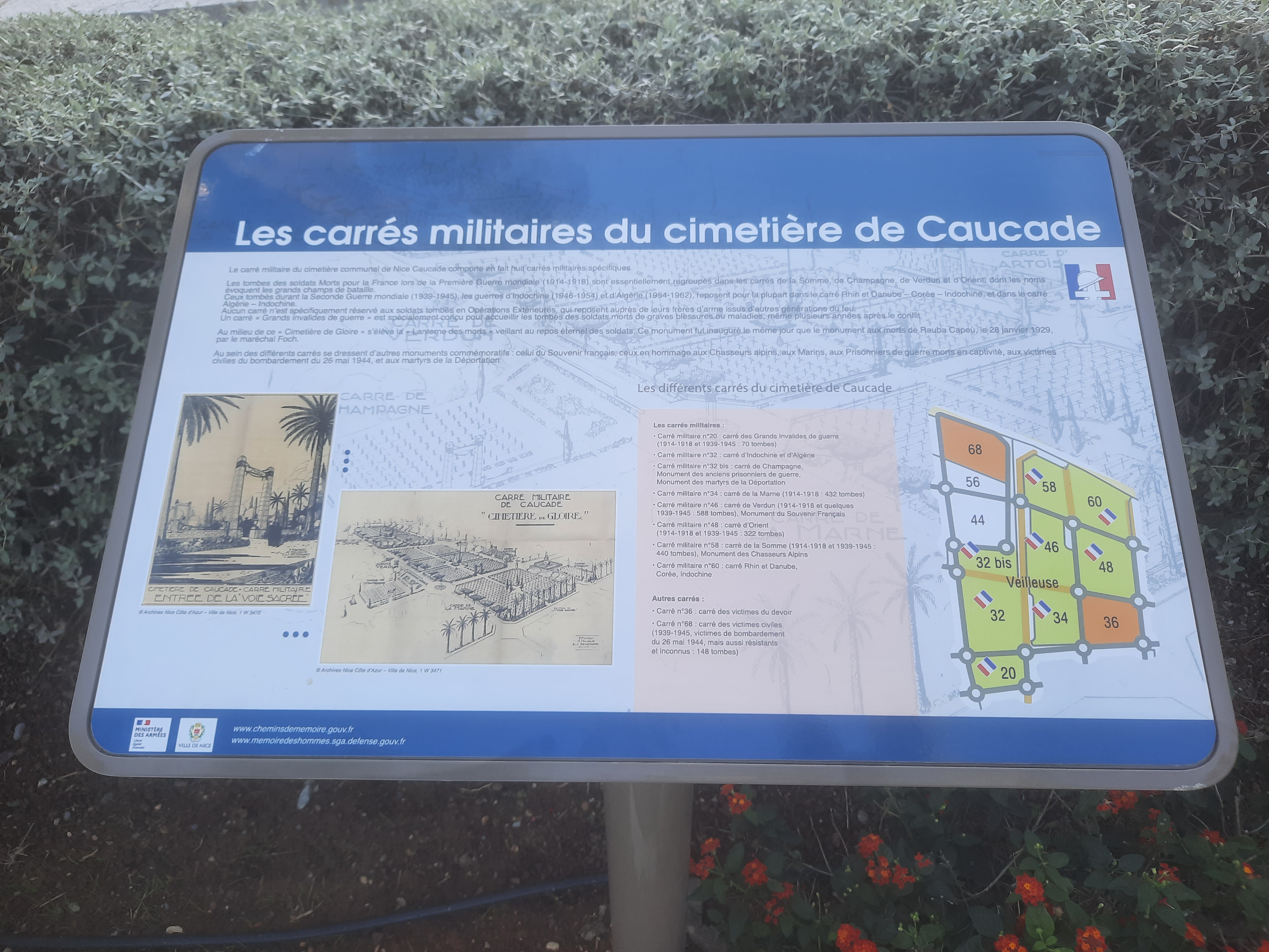 L'un des panneaux installé dans le cimetière - Photo RCF