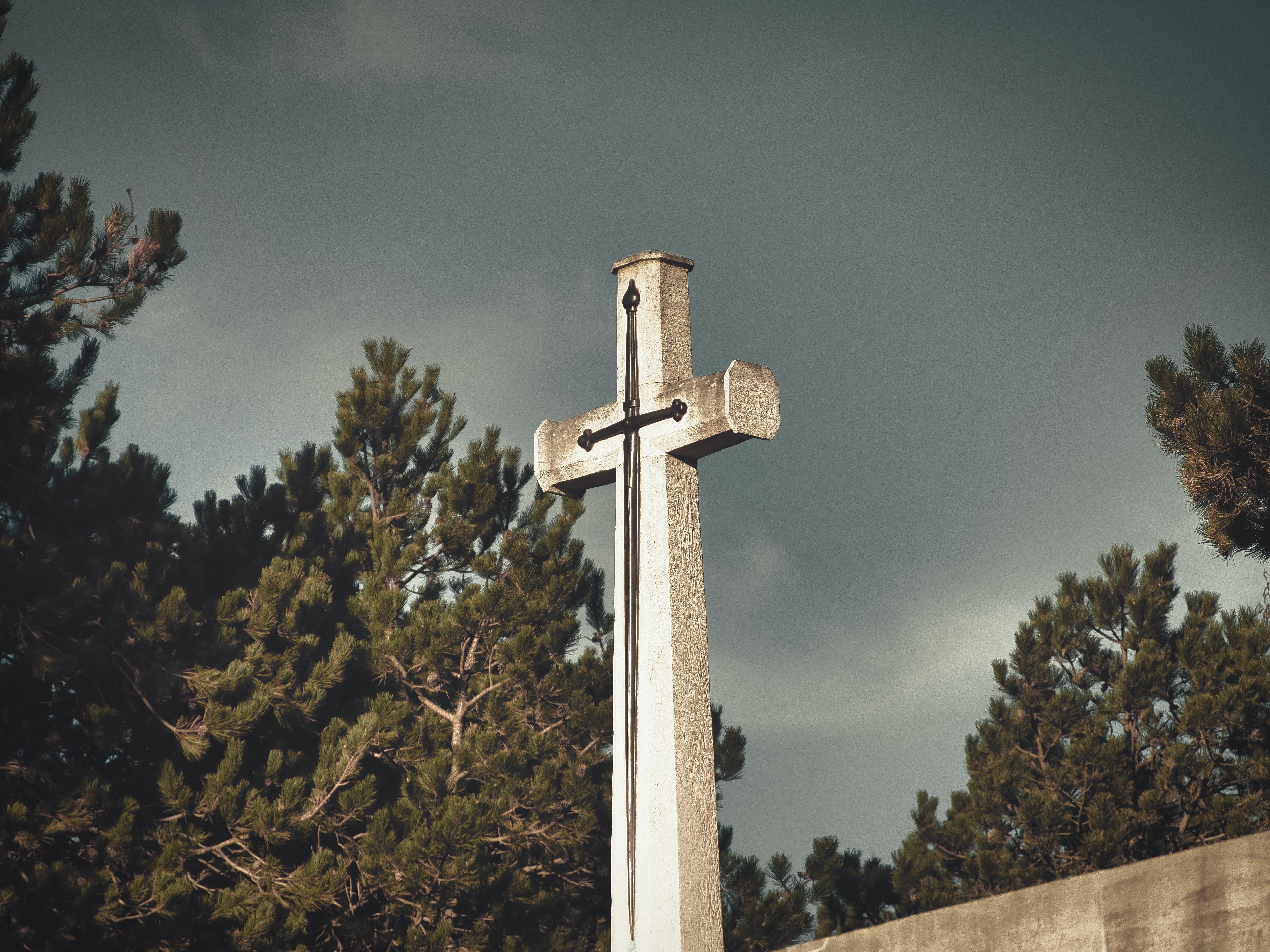 Image d'illustration. Photo by <a href="https://unsplash.com/@daymnous?utm_source=unsplash&utm_medium=referral&utm_content=creditCopyText">Allyson Beaucourt</a> on <a href="https://unsplash.com/s/photos/cimetery?utm_source=unsplash&utm_medium=referral&utm_content=creditCopyText">Unsplash</a>