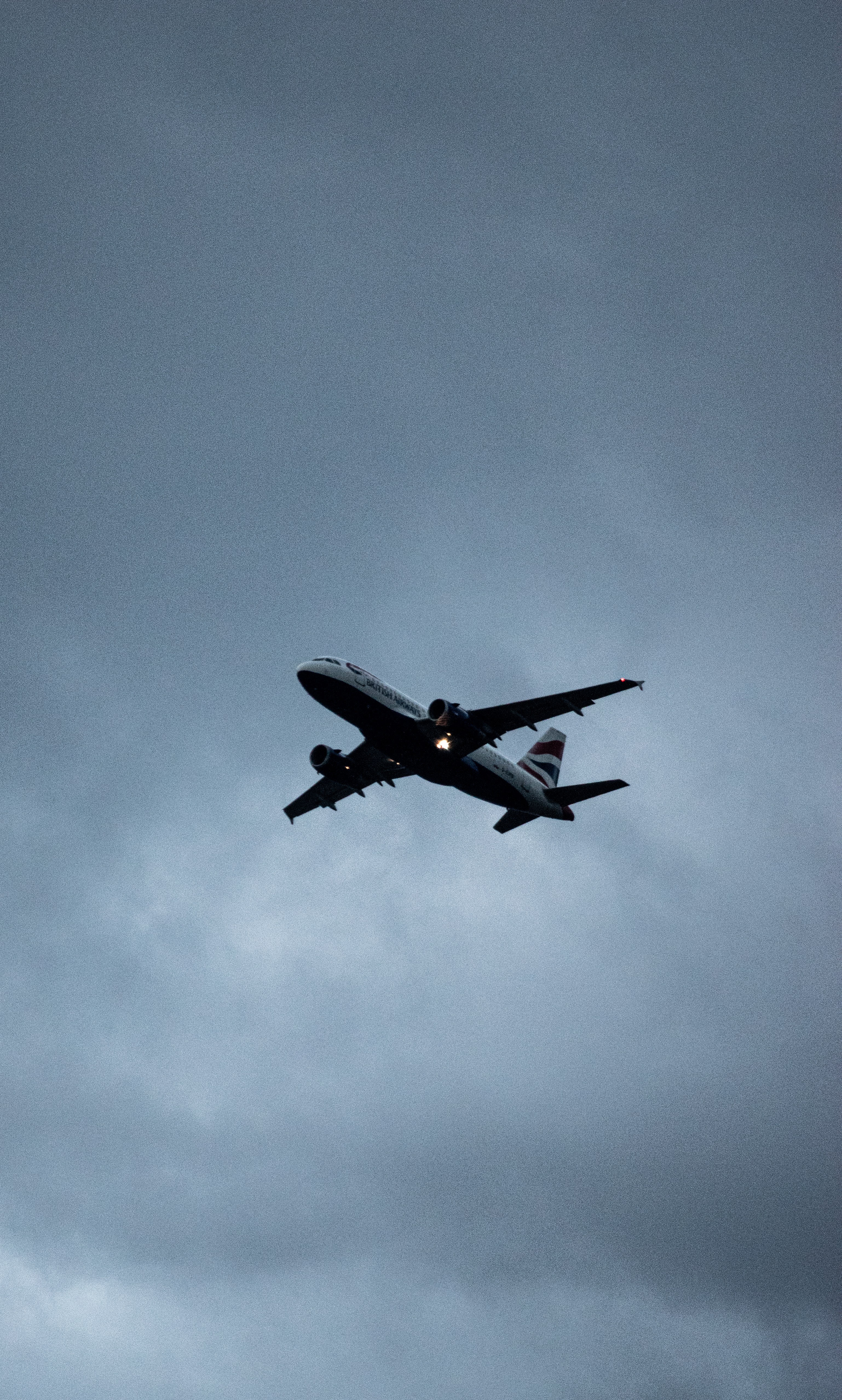 Un avion - Photo by Pierre Herman on Unsplash