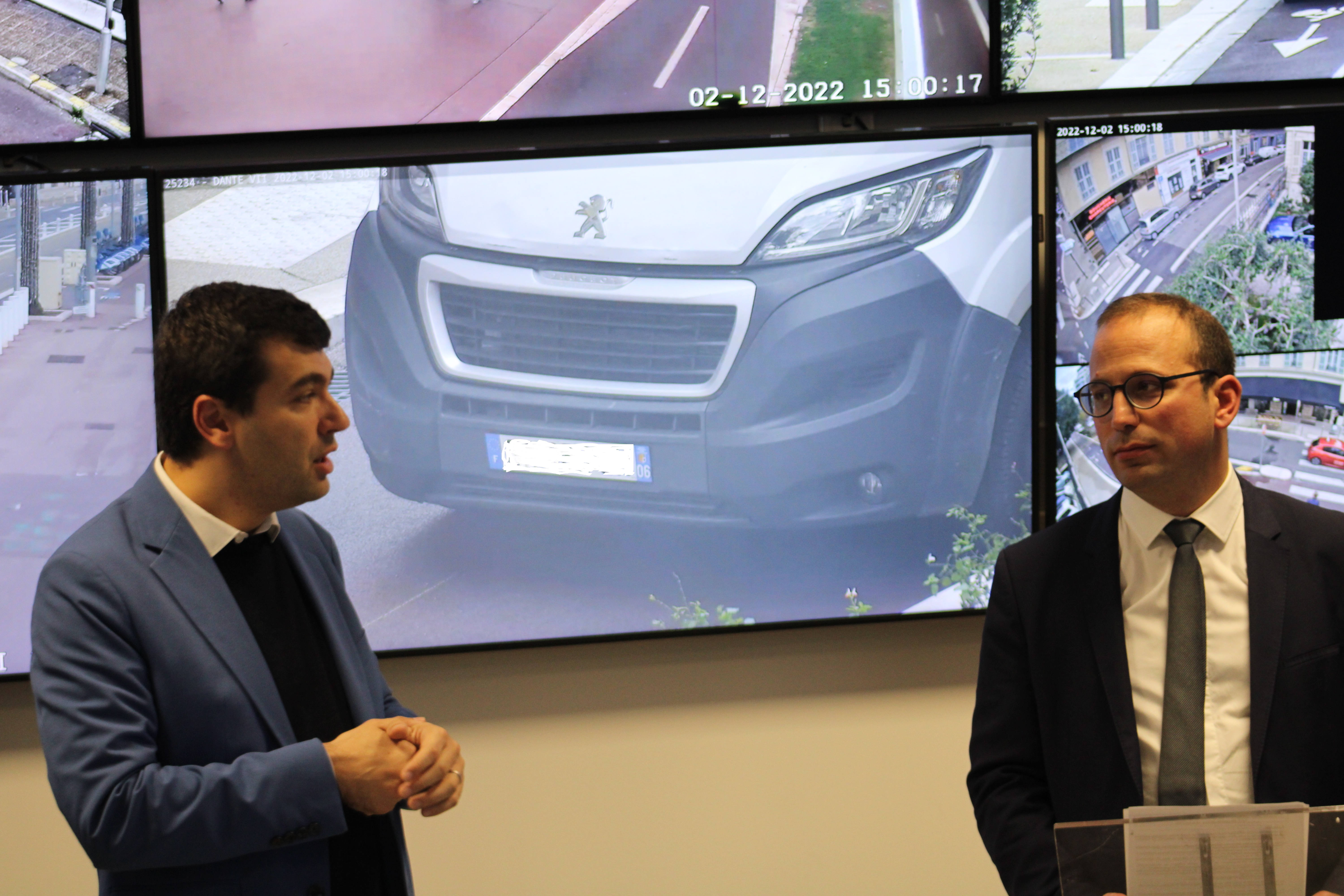 Un livreur pris en flagrant délit sur une piste cyclable de Nice depuis le centre de supervision urbain - Photo RCF 