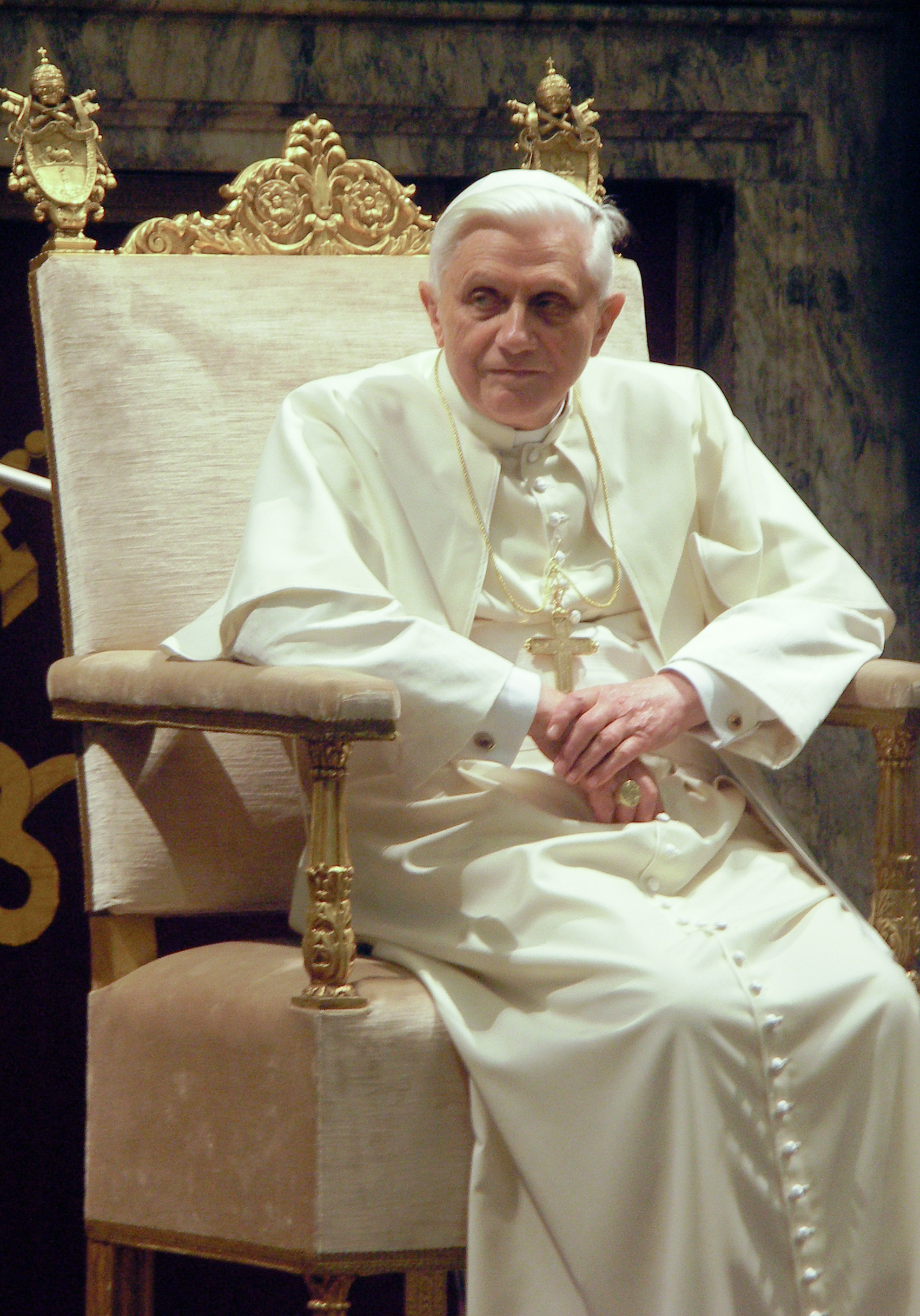 Par Sergey Kozhukhov — File:Pope Benedictus XVI january,20 2006 (2).JPG - modified and lightened., CC BY-SA 3.0, https://commons.wikimedia.org/w/index.php?curid=1271501