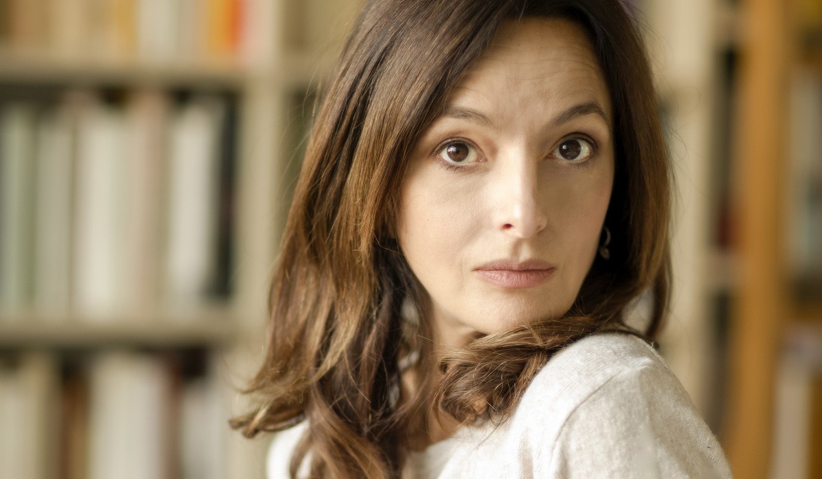 Pour la romancière Éliette Abécassis, "quand on reste figé sur une parole révélée c’est là où on perd l’humanité, en fait" ©Gérard Harten