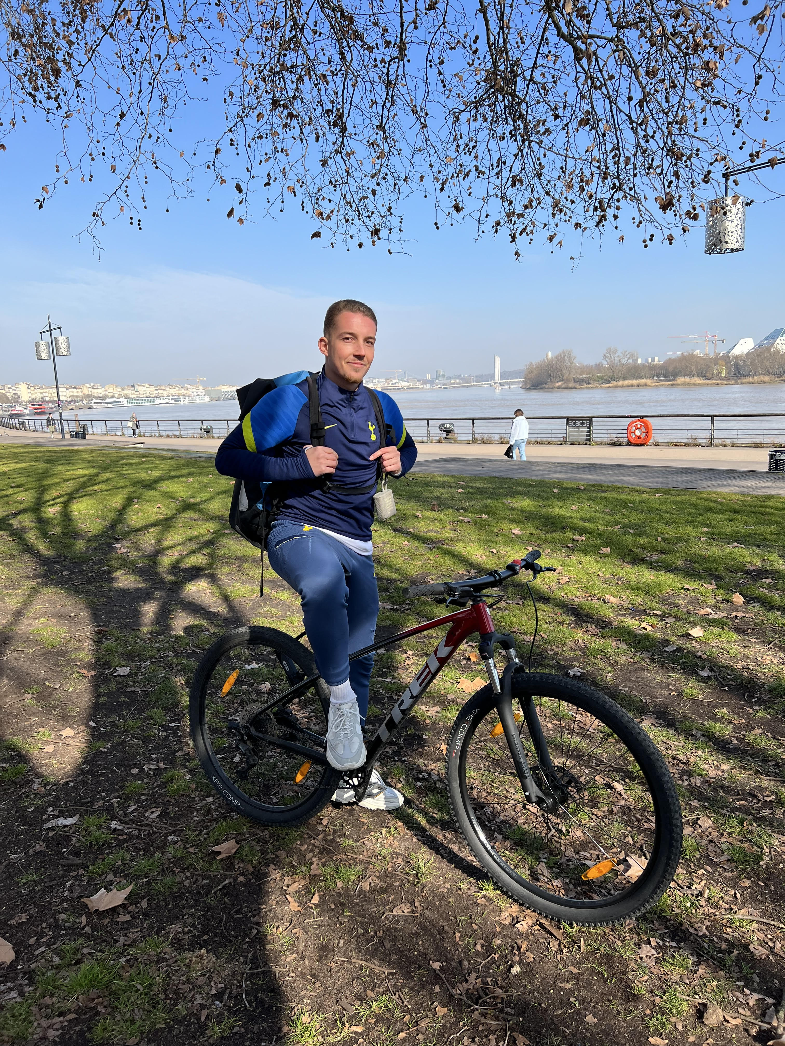 Thomas Ozouf, livreur de repas à Vélo à Bordeaux ©RCFBordeaux.