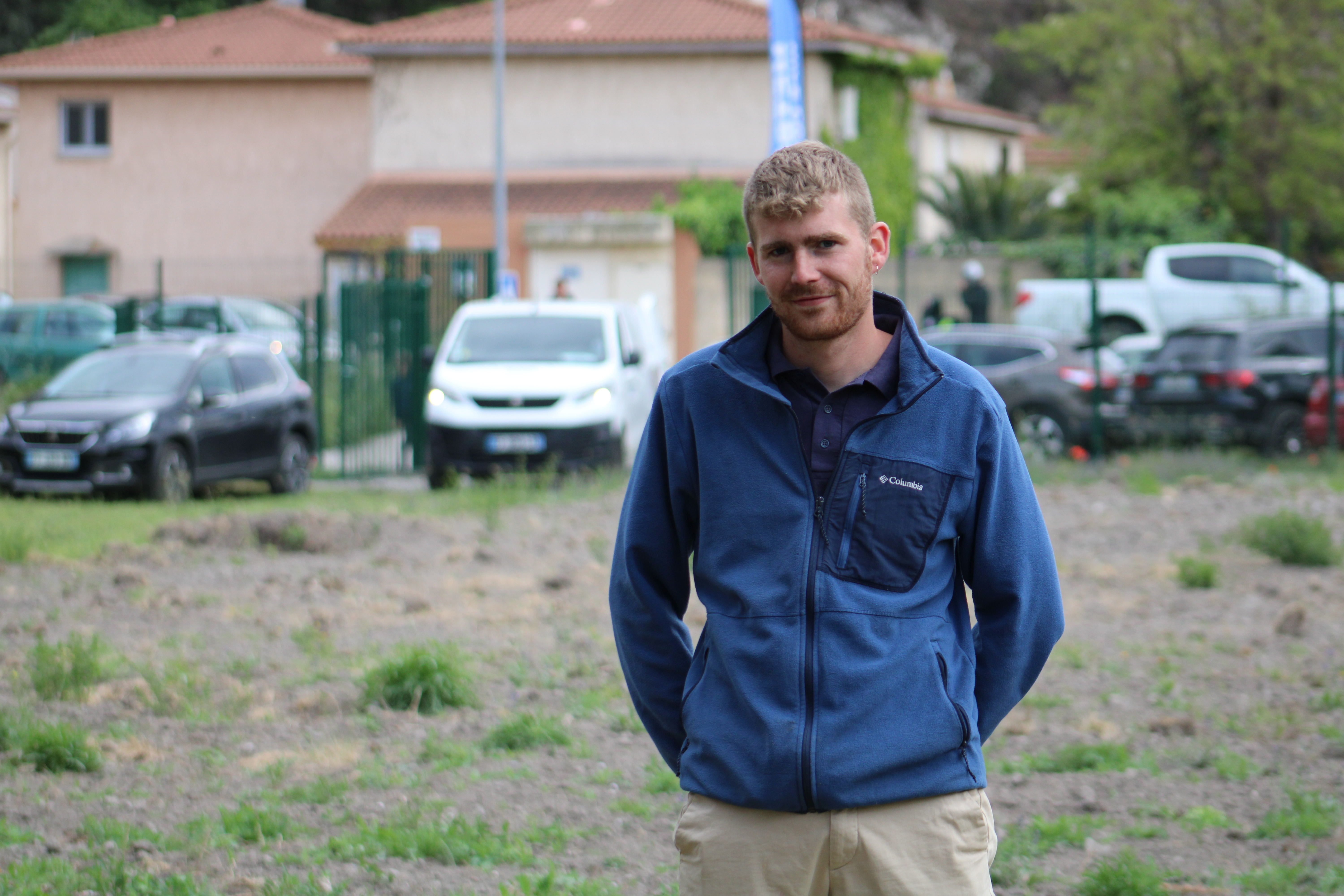 Tim Arbman sur son hectare de terrain à La Roquette-sur-Var - RCF