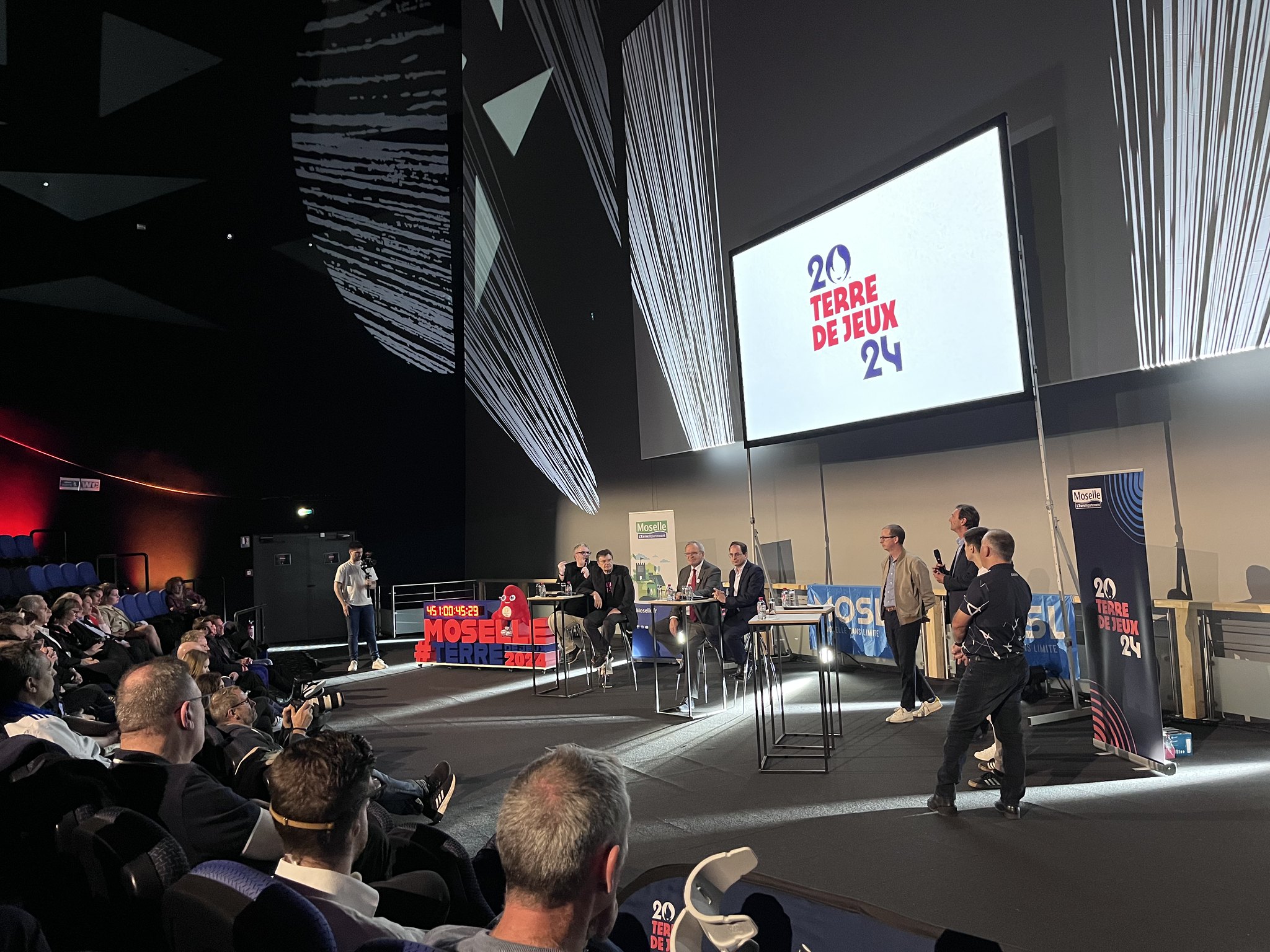 La Lorraine va vibrer pour les JO de Paris 2024. En Moselle, Amnéville est l’un des points névralgiques du dispositif Terre de Jeux. On en parle dans Midi Lorraine avec Patrick Montel, la voix de l’athlétisme en France, et Patrick Weiten, président du Département de la Moselle.