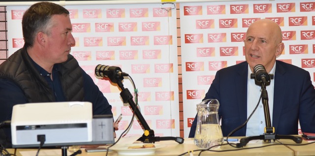 D Potier interviewé par des agriculteurs meusiens