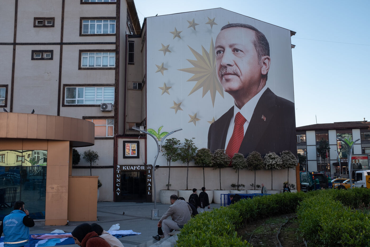 A Rize, la ville d origine de Recep Tayyip Erdogan. Le visage du président turc est omniprésent. Photo : Marie Tihon / Hans Lucas