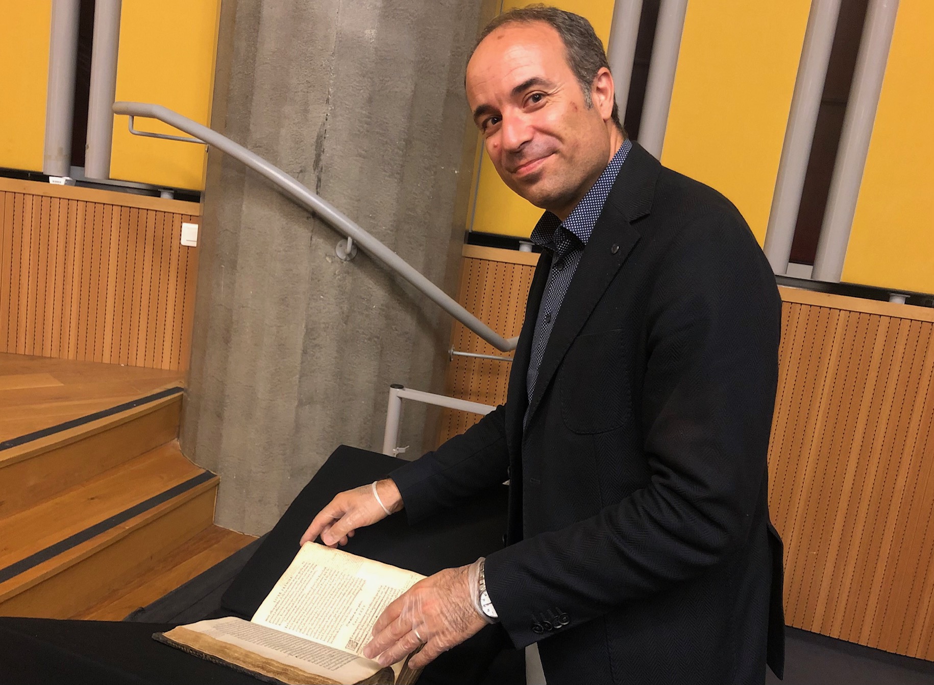 Mathieu Gerbault, responsable des collections patrimoniales à la bibliothèque municipale de Bordeaux ©RCFBordeaux.
