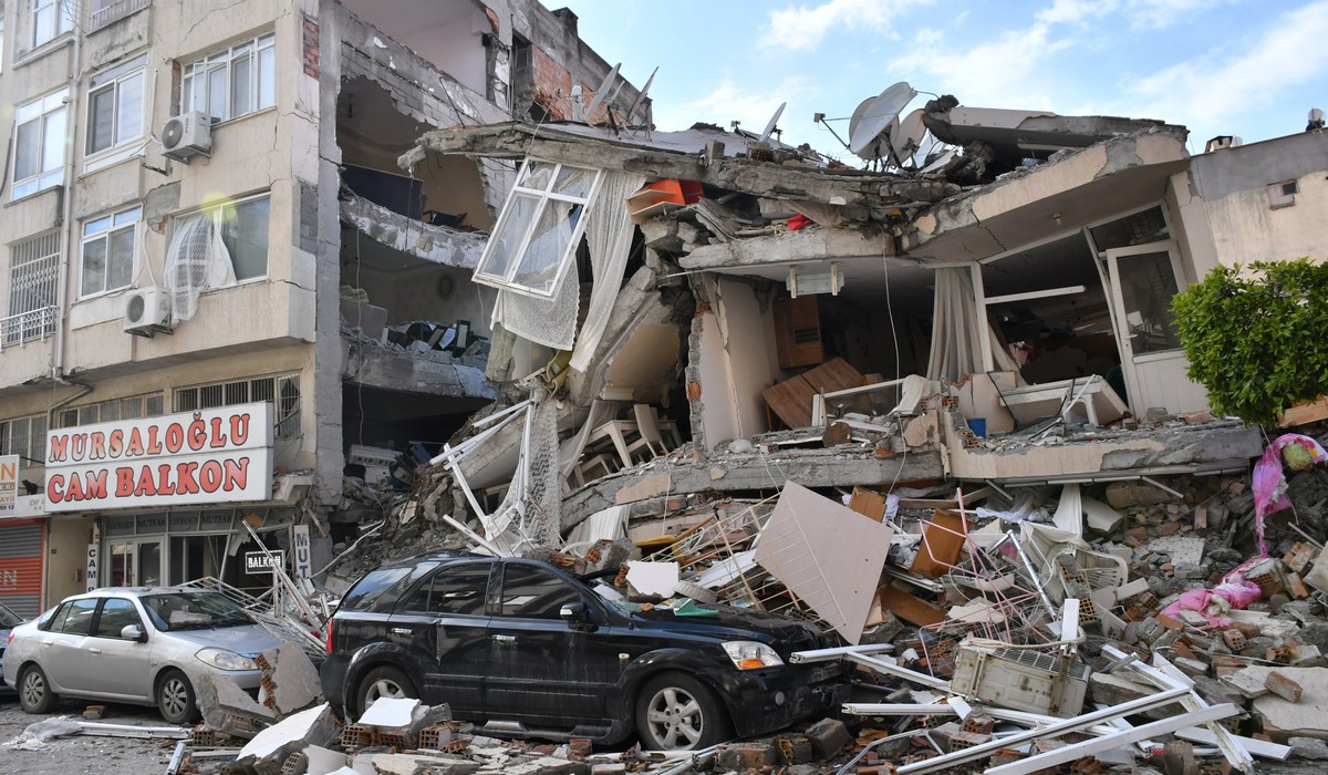 Bâtiment détruit suite au séisme dans la province de Hatay, en Turquie. Février 2023. ©Unsplash
