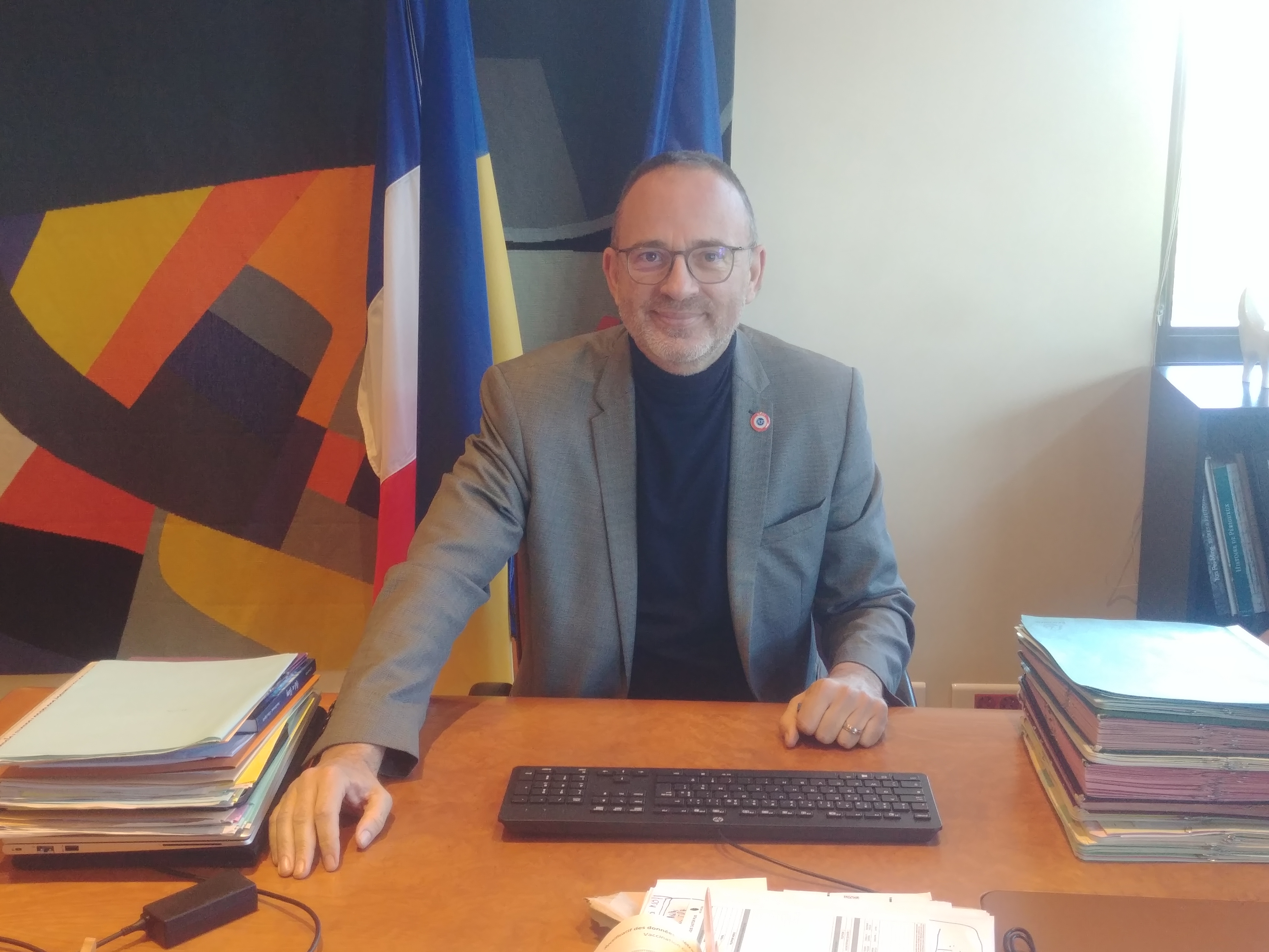 Le maire de Bourges, Yann Galut est « très fier » que Bourges fasse partie des villes présélectionnées © RCF - Guillaume Martin-Deguéret. 