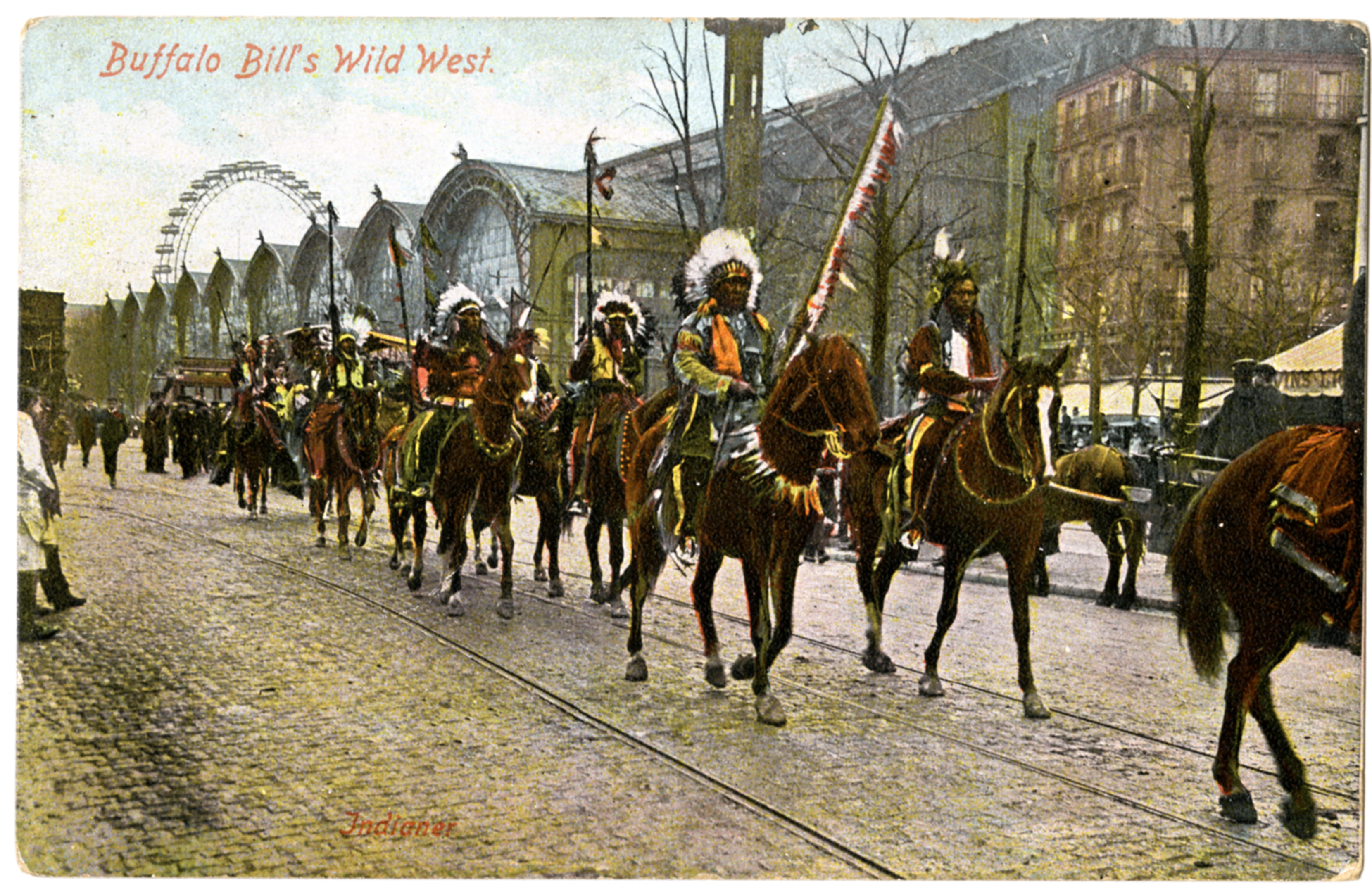 Carte postale souvenir du Buffalo Bill’s Wild West, Groupe d’Indiens défilant à Paris, première moitié du 20e siècle