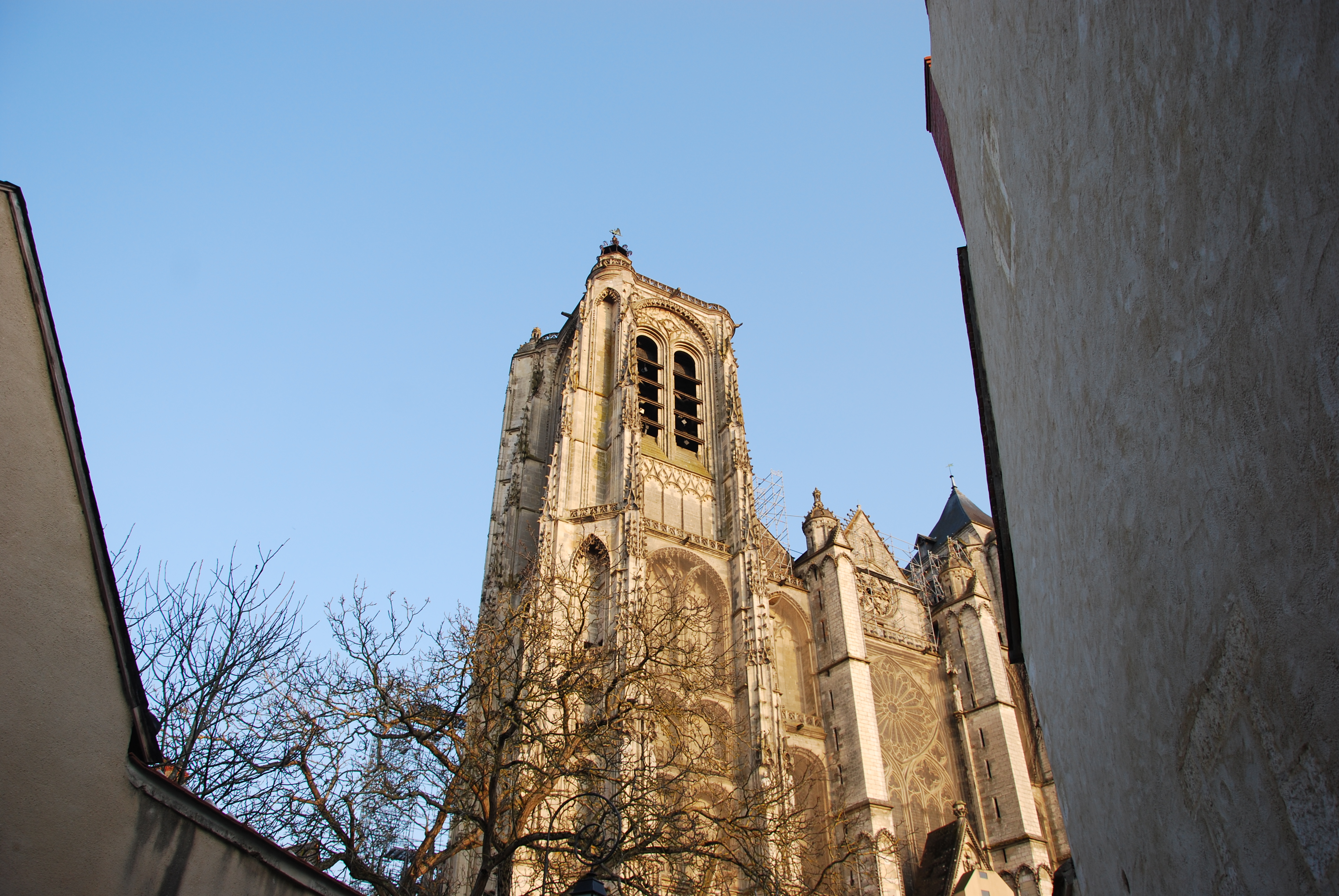La Tour de Beurre de la cathédrale culmine à environ 65 mètres © RCF - Florent Sonzogni.