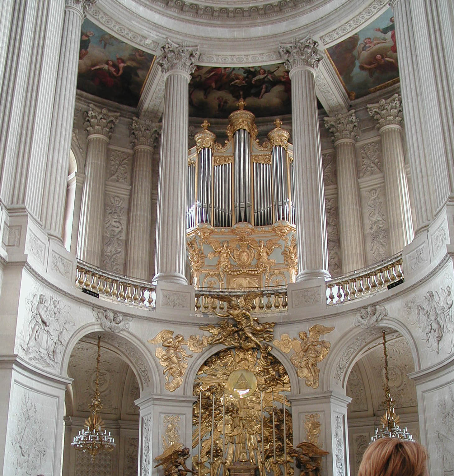 L'intérieur de La Chapelle Royale et l'orgue
