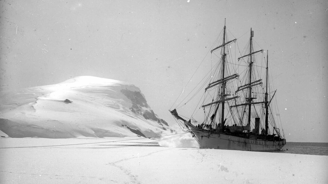  janvier 1909, le trois-mâts, baptisé Pourquoi-Pas ? jette l’ancre sur l’île Petermann, un archipel situé à l’ouest de l’Antarctique. /Albert Senouque / OMP