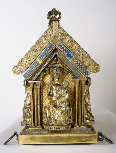 Pignon de la Vierge à l’Enfant de la châsse de Notre-Dame, 60,5 x 36 cm (pour le pignon), Huy, église Notre-Dame. © IRPA-KIK, Bruxelles.