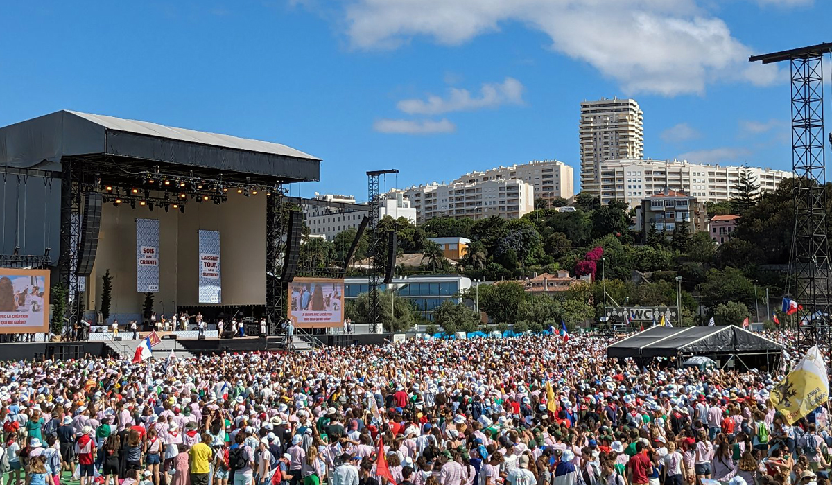 Le "temps des Français" rassemble 42.000 pèlerins lors des JMJ de Lisbonne, le 01/08/2023 ©Romane Gallisai / RCF
