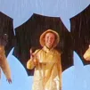 Wikimédia Commons - "Chantons sous la pluie", de gauche à droite, Gene Kelly, Debbie Reynolds et Donald O'Connor.