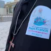 Un prêtre de Qaraqosh attend l'arrivée du pape François. Crédit: Etienne Pépin
