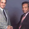 Wikimedia commons - 26 juin 1988, Jacques Lafleur et Jean-Marie Tjibaou signent les Accords de Matignon