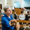 Bénédiction des animaux par le P. Hervé Guillez dans l'église Saint-François-d'Assise, Paris, le 30 septembre 2017 ©Guillaume POLI/CIRIC