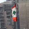 Drapeau libanais flottant sur un immeuble de Beyrouth/ Amélie Gazeau/RCF