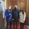 Virginijus Sinkevicius avec des volontaires européennes à Grenoble le 15 janvier 2022