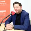 Pierre Guille, dans les studios de Dialogue RCF. Crédit Robert Poulain