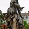 Statue en bronze de Jeanne Hachette par Gabriel-Vital Dubray (1813-1898) à Beauvais © Wikipedia