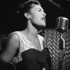 Billie Holiday dans le magazine Down Beat (vers février 1947). © Wikipedia.