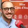 Enzo Giusti dans le studio de RCF - Photo Nice Presse